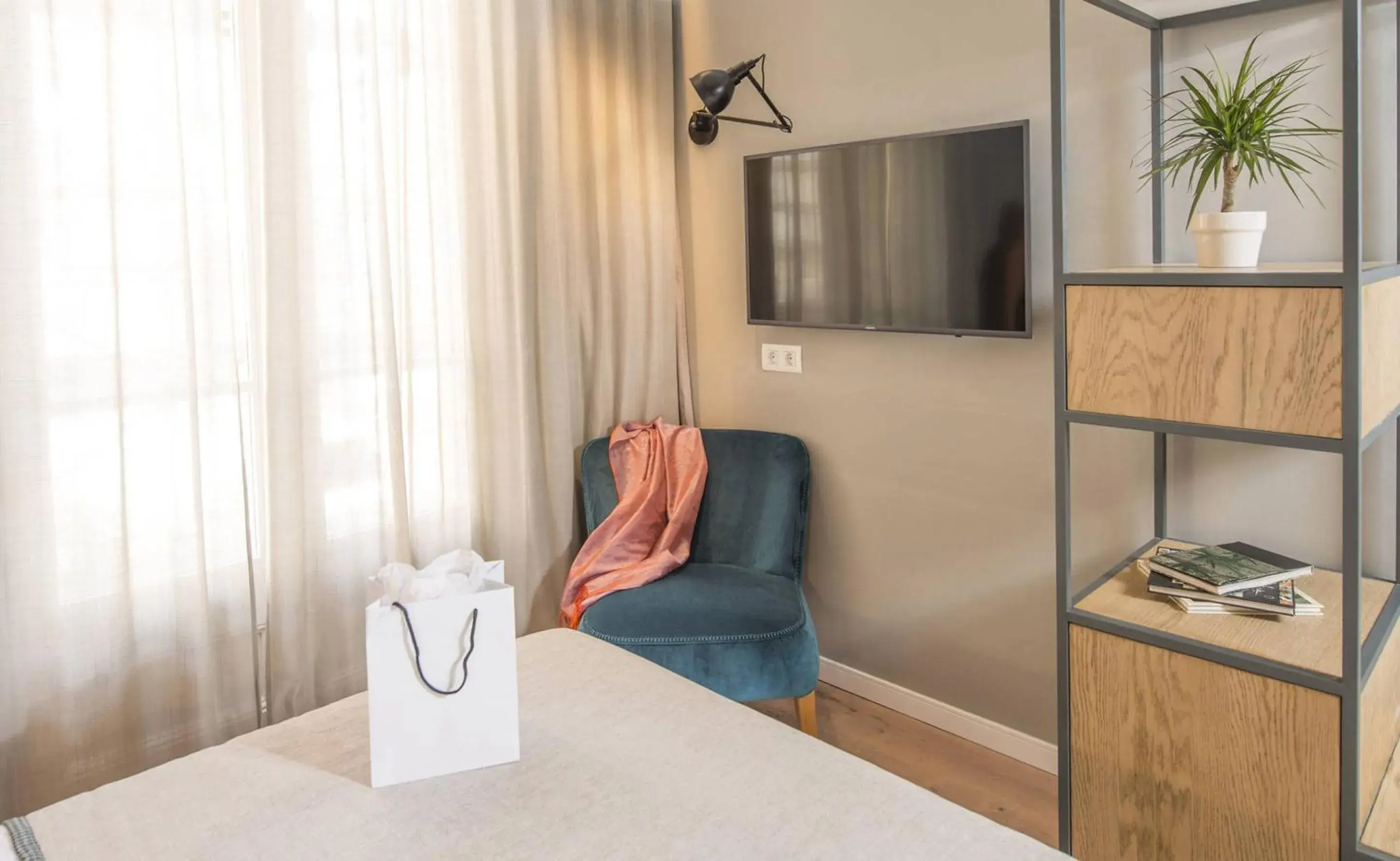 TV and multimedia, Bed in Mosaic by Ona TV and multimedia, Bed in Mosaic by Ona