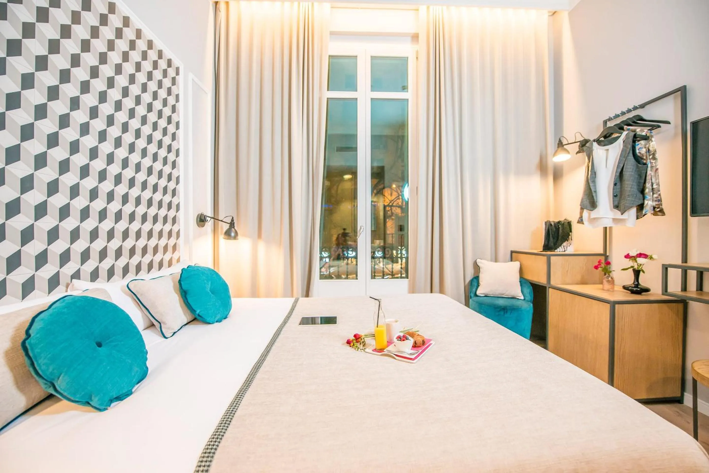 Photo of the whole room, Bed in Mosaic by Ona