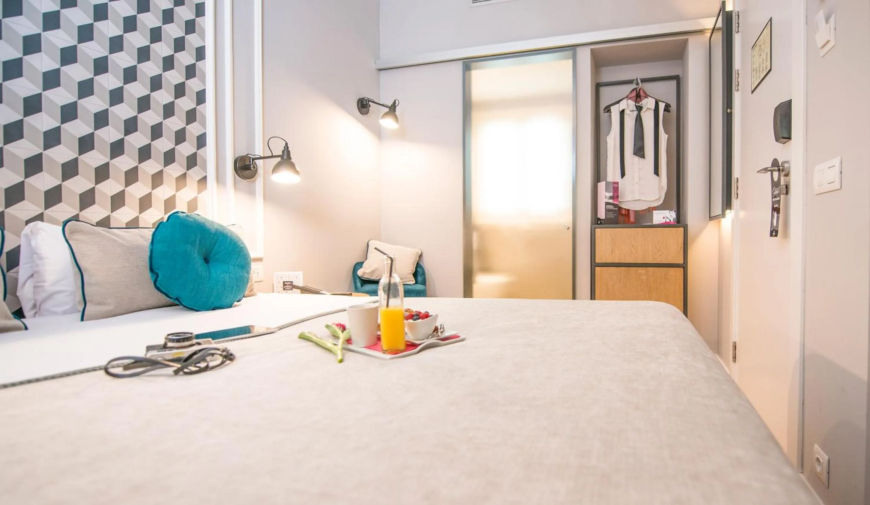 Bed in Mosaic by Ona