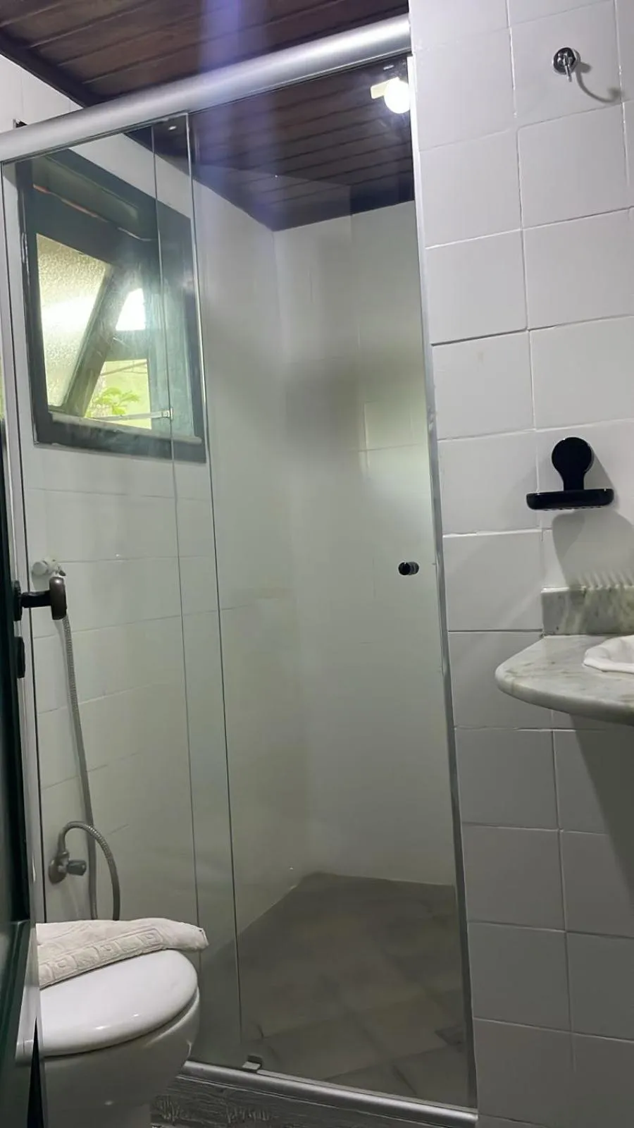 Shower in Pousada Saint Germain