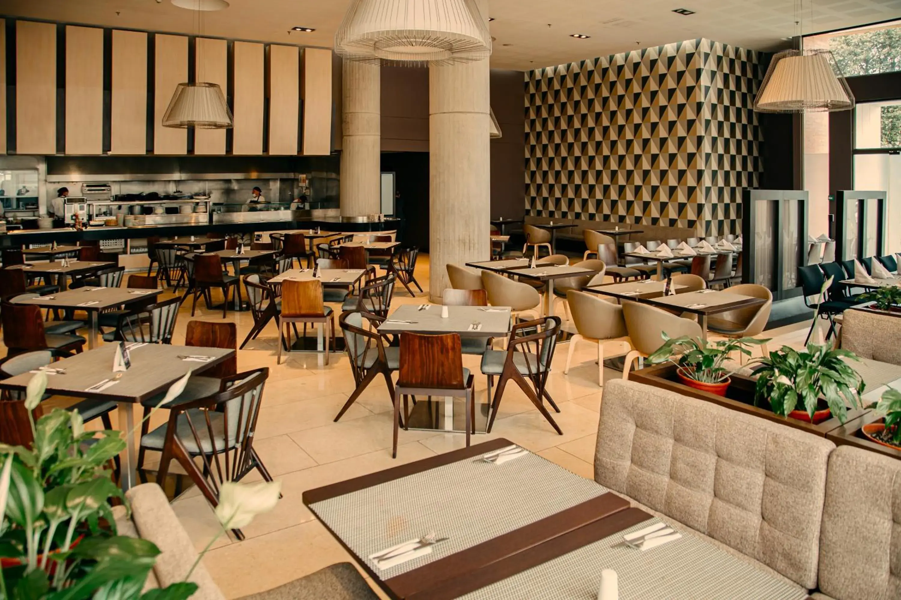 Restaurant/places to eat in Hilton DoubleTree Bogotá Salitre AR Restaurant/places to eat in Hilton DoubleTree Bogotá Salitre AR