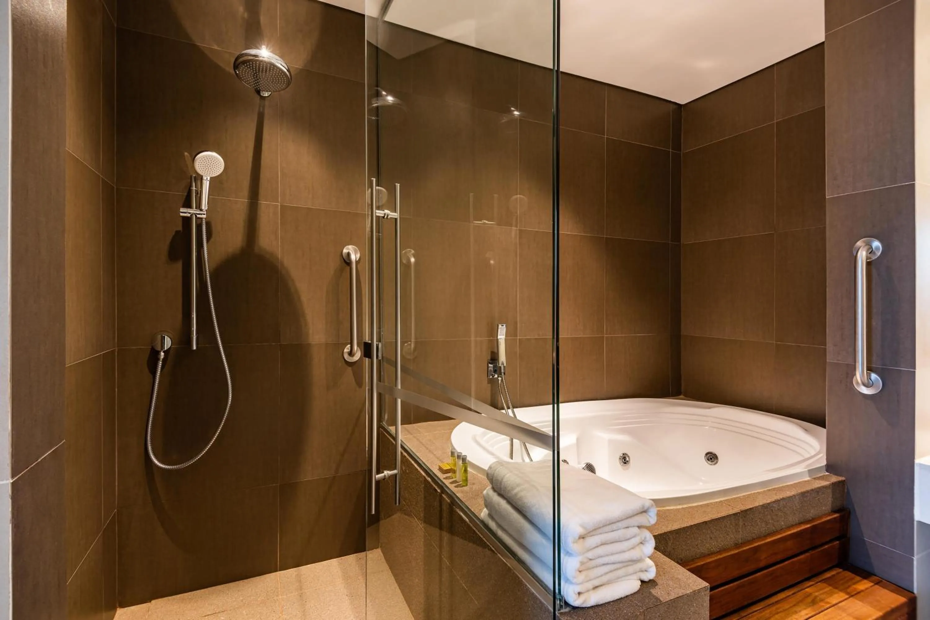 Bathroom in Hilton DoubleTree Bogotá Salitre AR