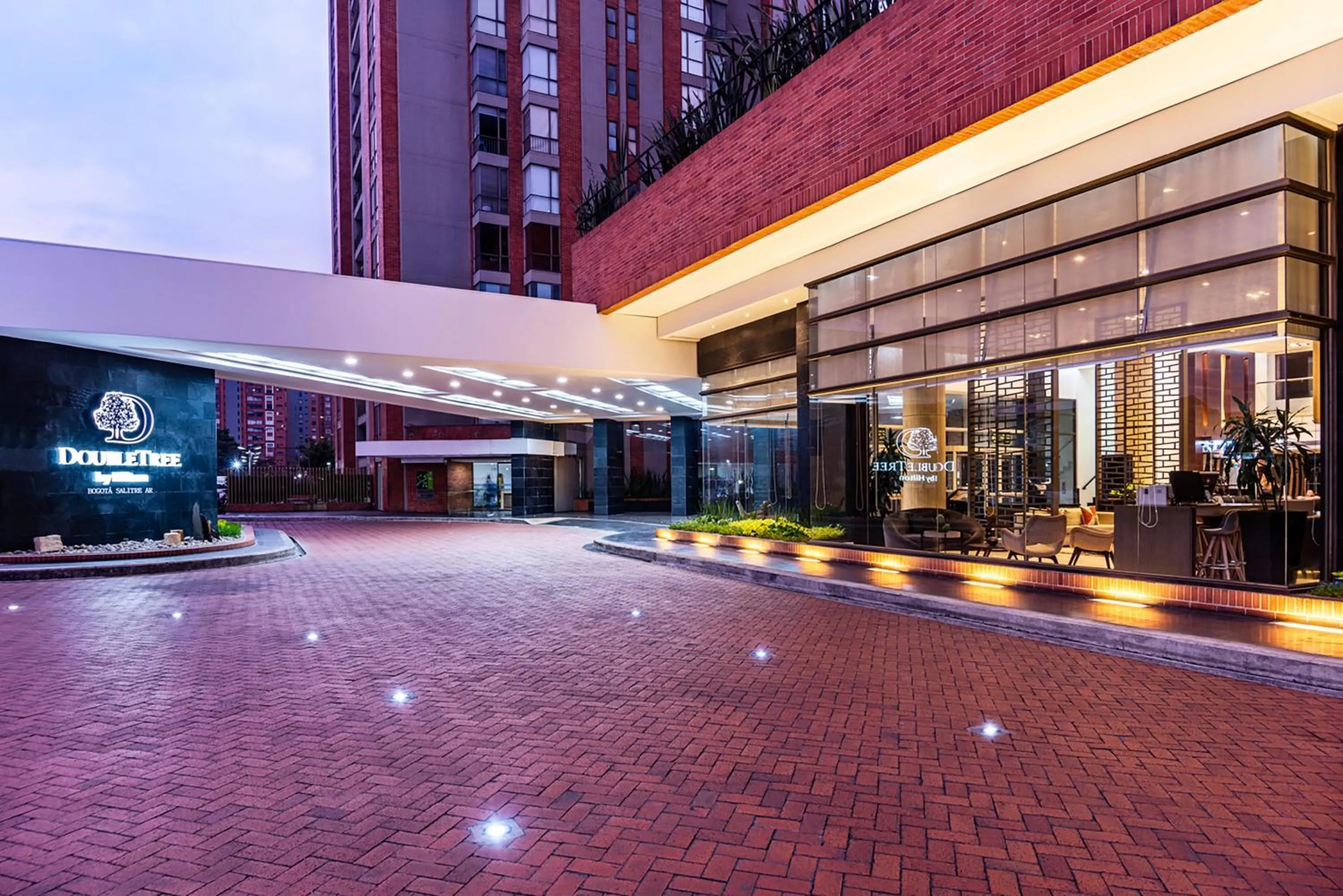 Property building in Hilton DoubleTree Bogotá Salitre AR