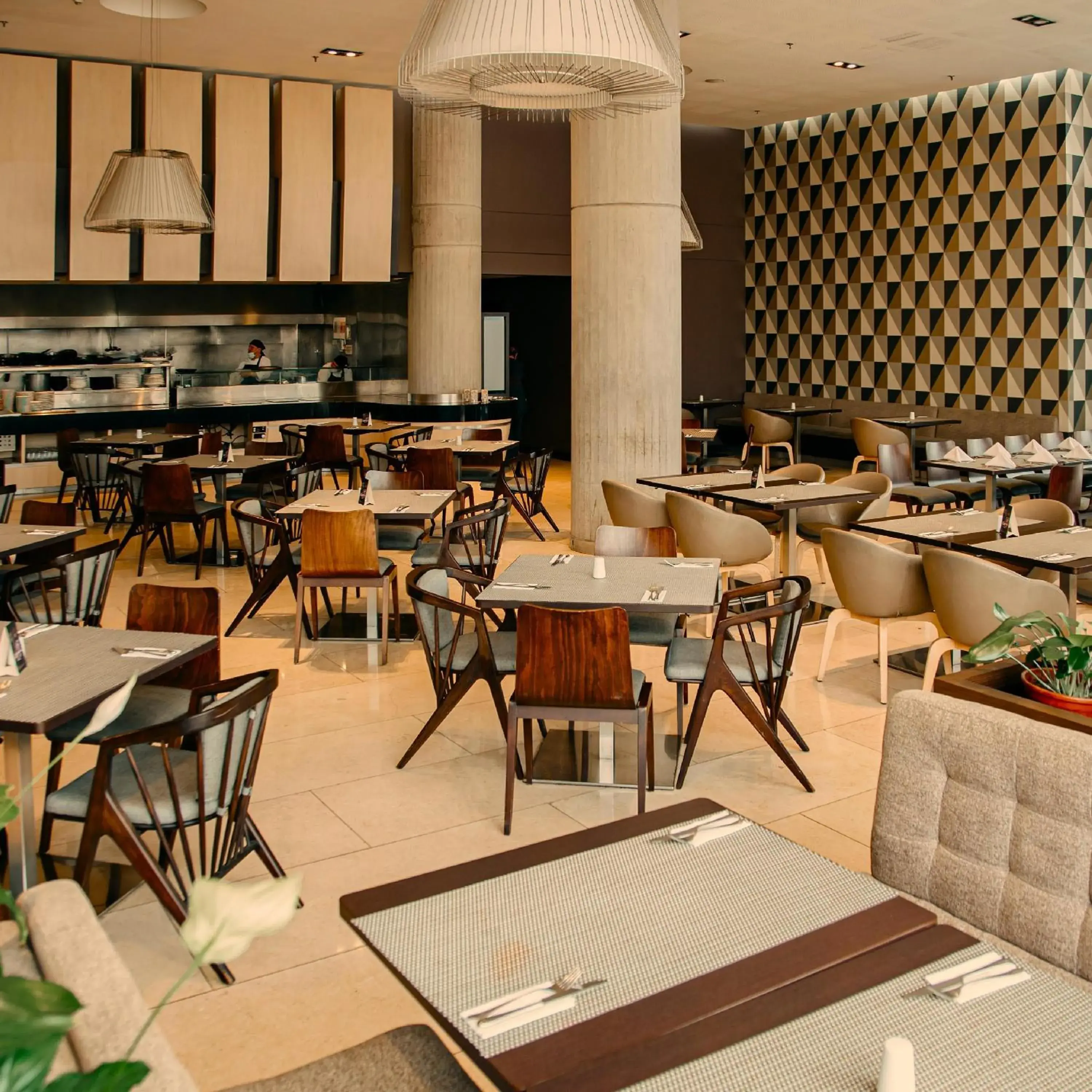 Restaurant/places to eat in Hilton DoubleTree Bogotá Salitre AR Restaurant/places to eat in Hilton DoubleTree Bogotá Salitre AR