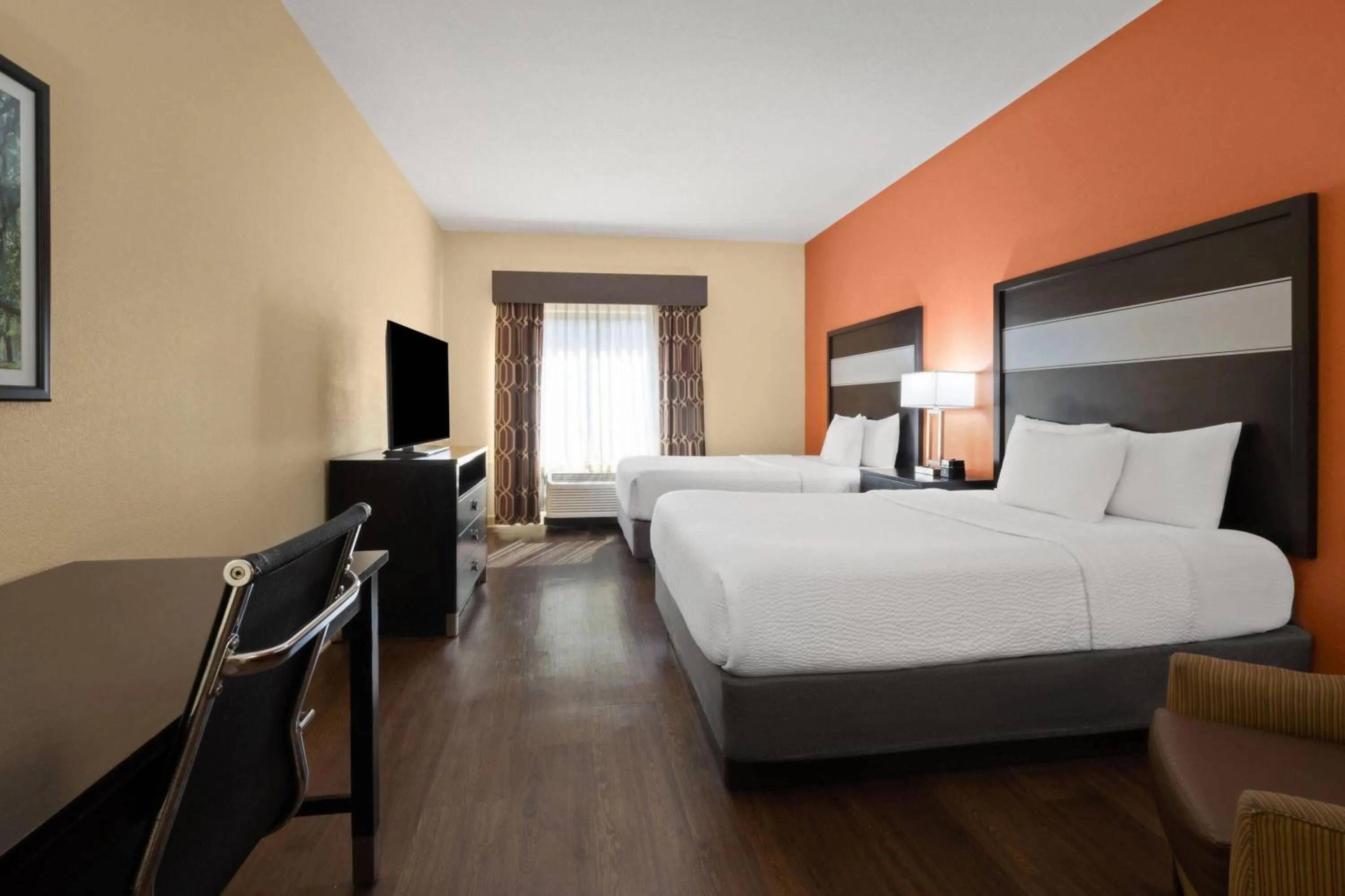 Photo of the whole room, Bed in La Quinta by Wyndham Florence