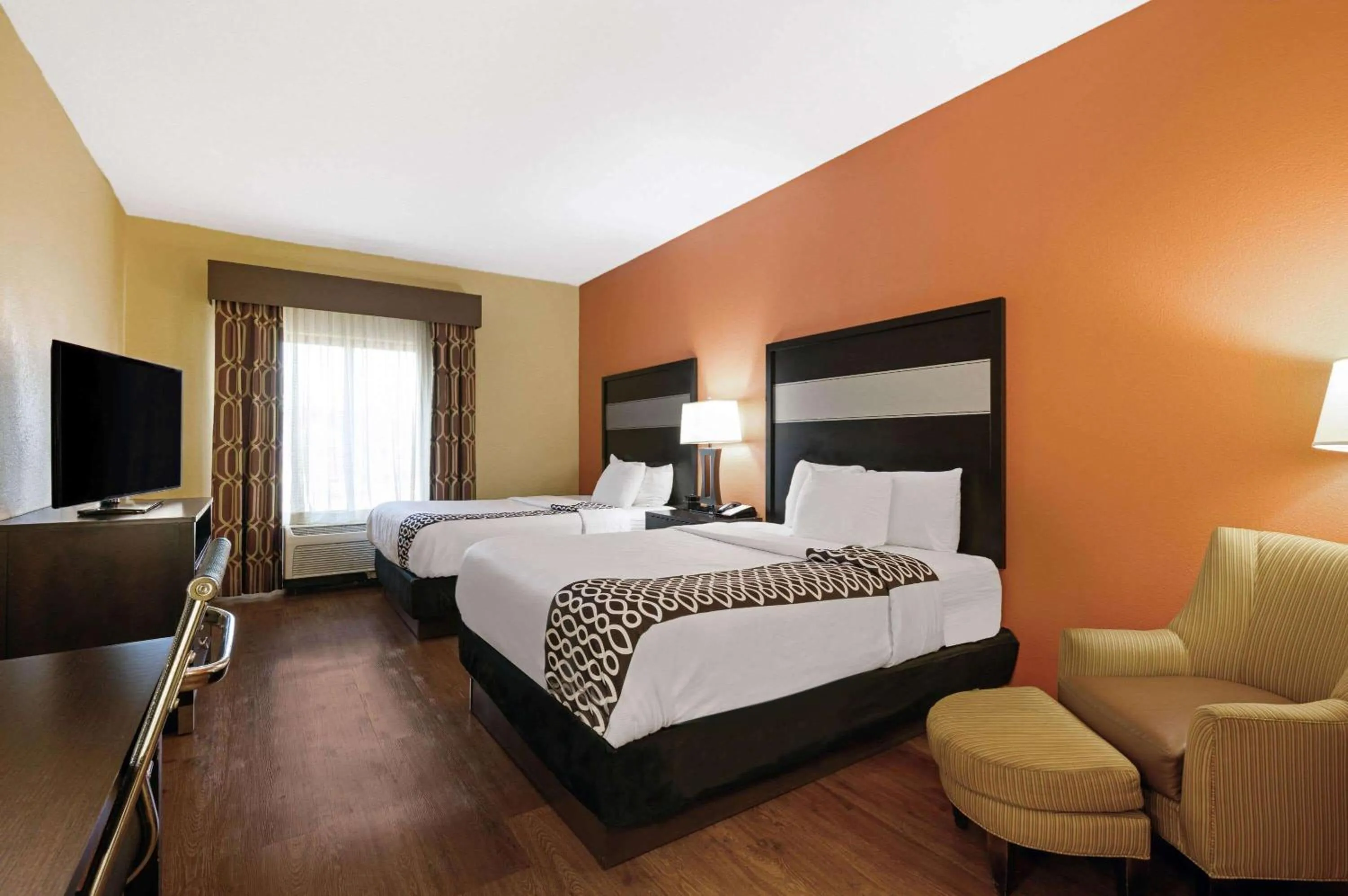 Photo of the whole room, Bed in La Quinta by Wyndham Florence