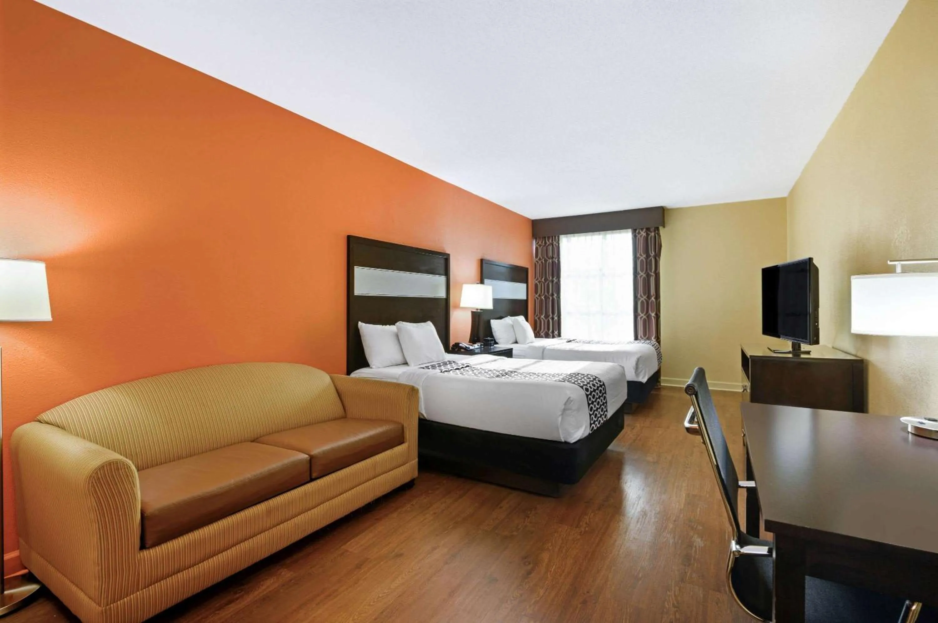 Photo of the whole room, Bed in La Quinta by Wyndham Florence