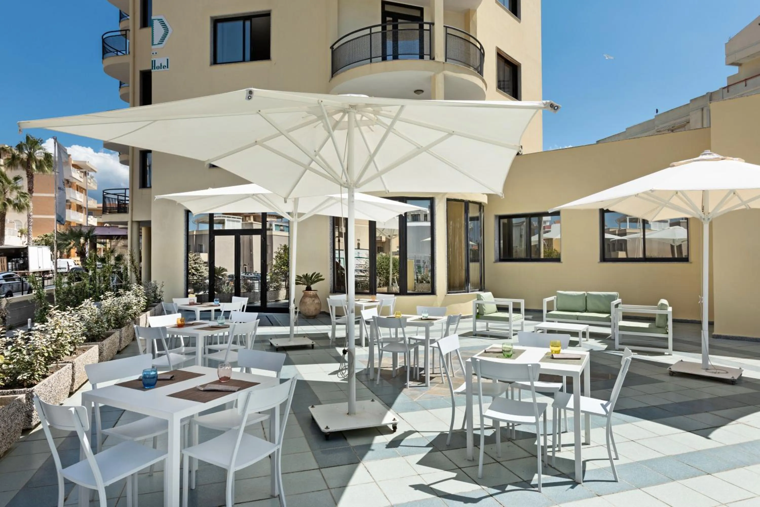 Lounge or bar in Rina Hotel