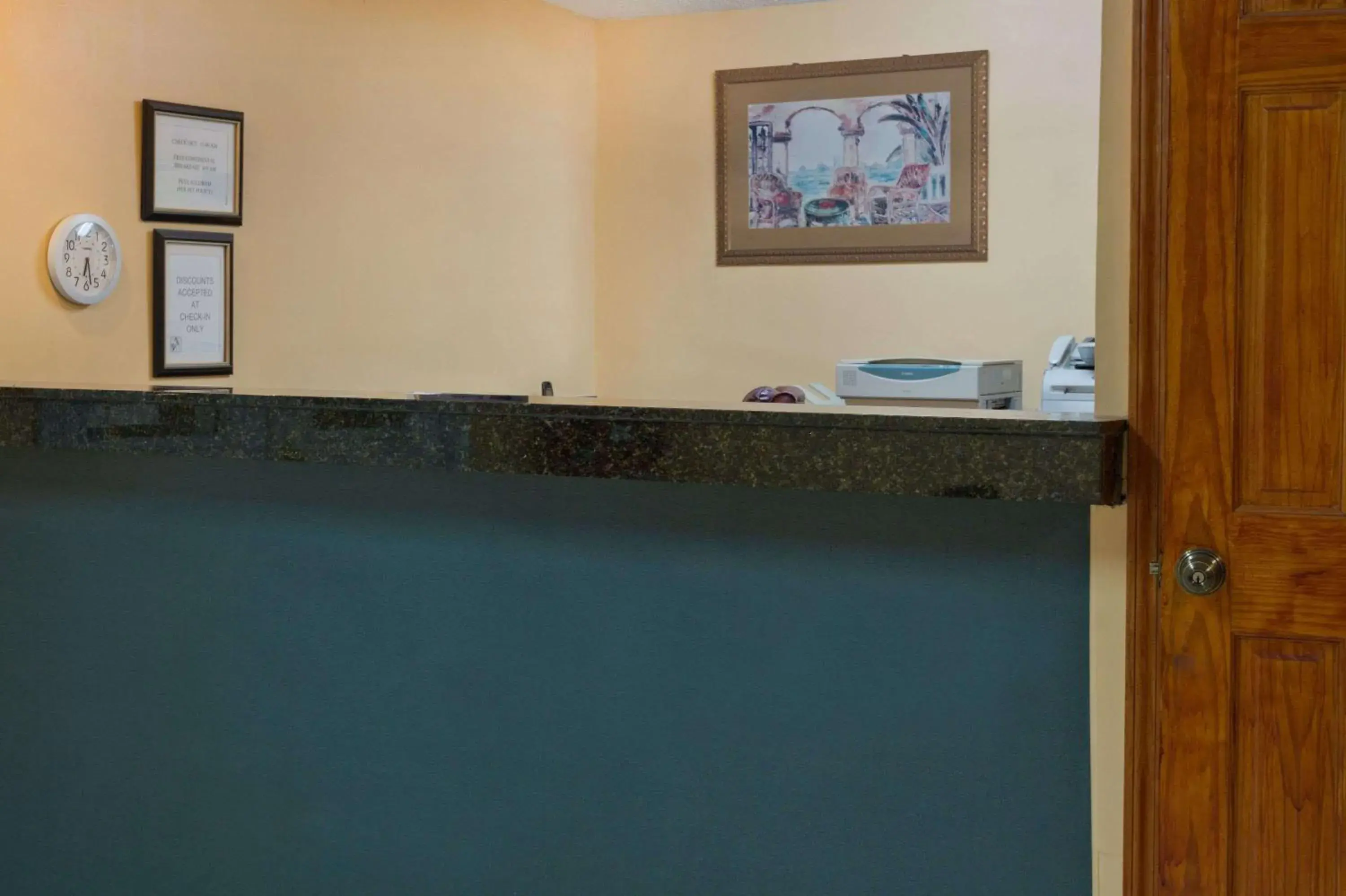 Lobby or reception in Super 8 by Wyndham Chipley Lobby or reception in Super 8 by Wyndham Chipley