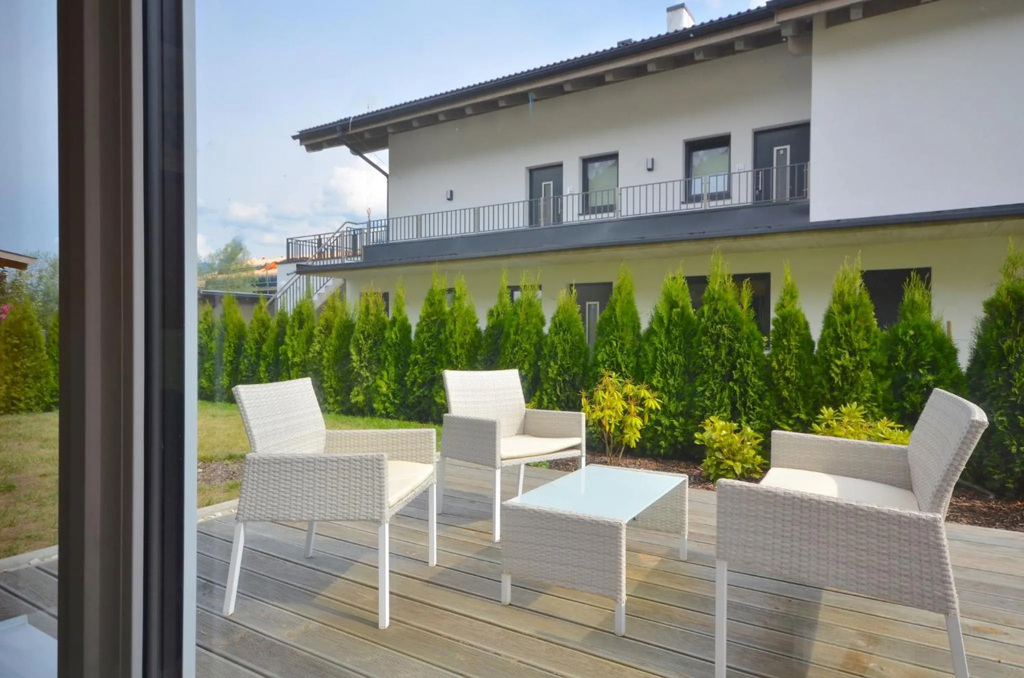Garden in Chalet Seven - by Alpen Apartments