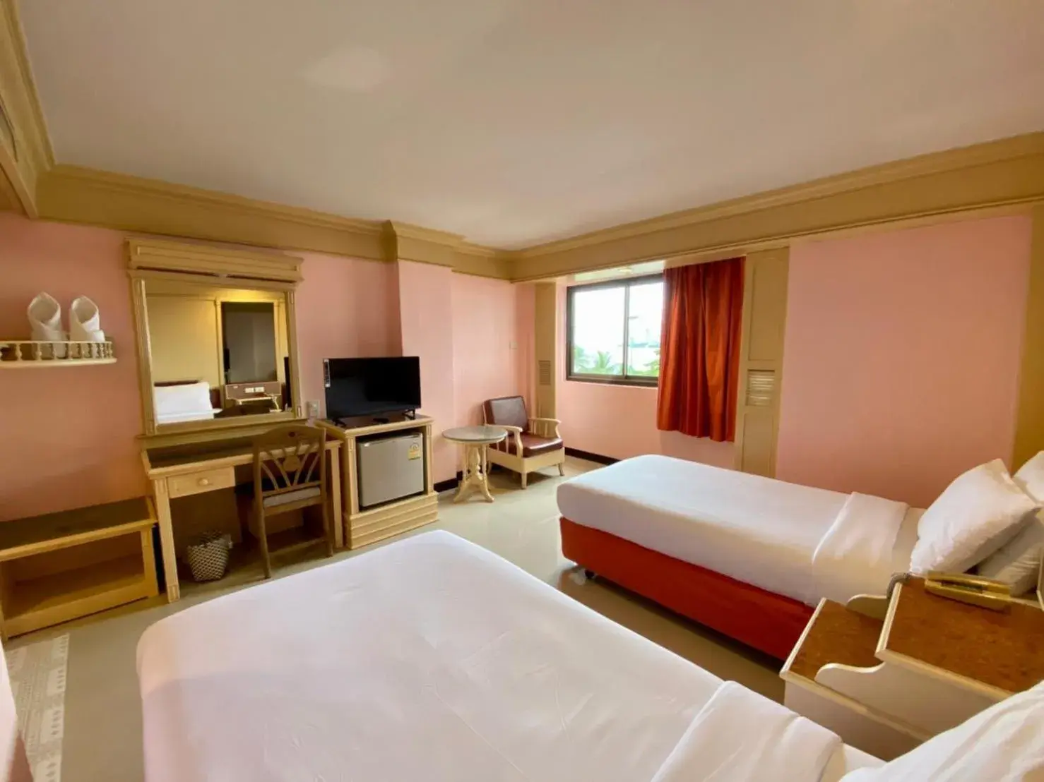 View (from property/room), Bed in AA Hotel Pattaya View (from property/room), Bed in AA Hotel Pattaya