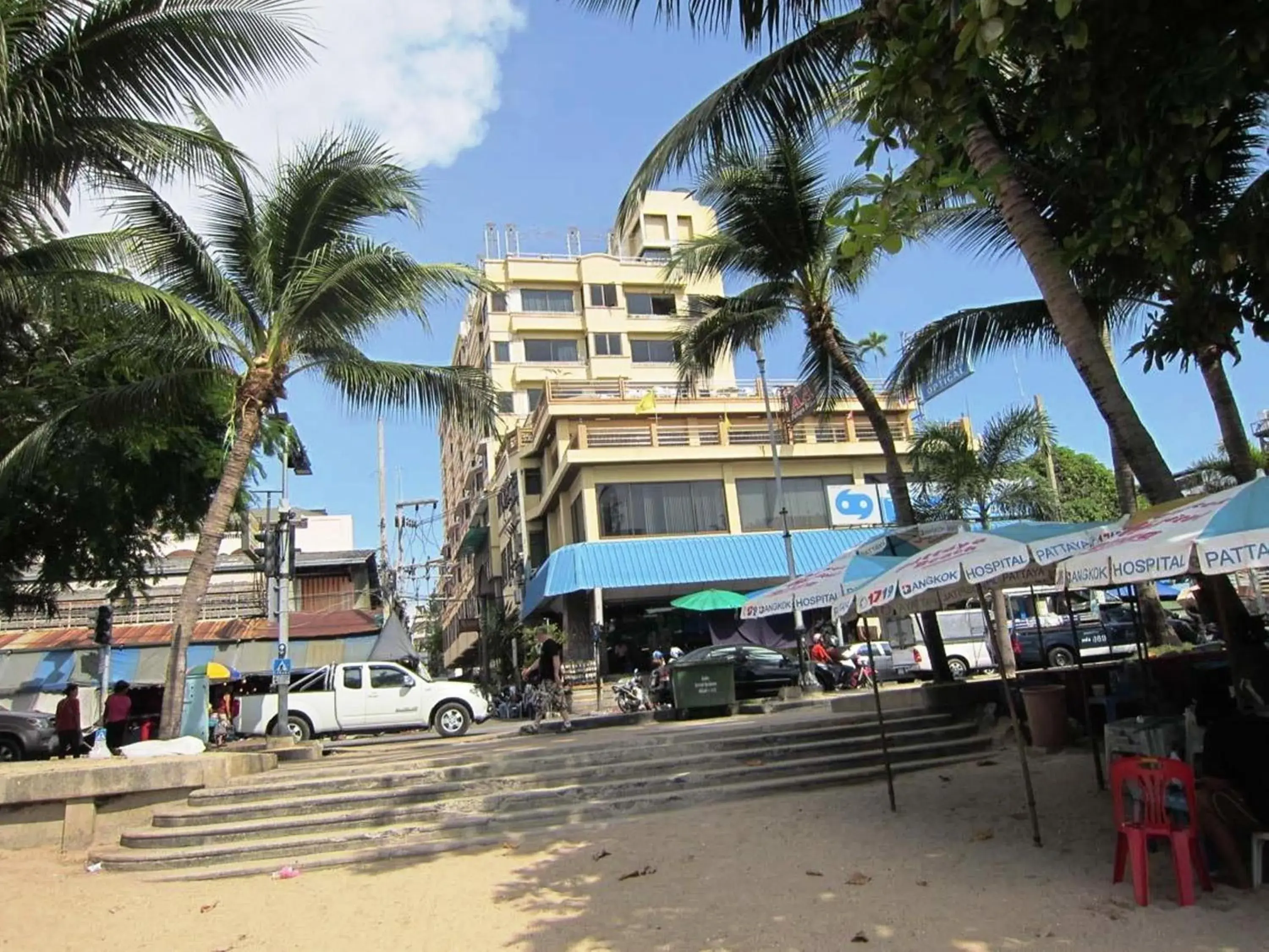 Facade/entrance in AA Hotel Pattaya Facade/entrance in AA Hotel Pattaya