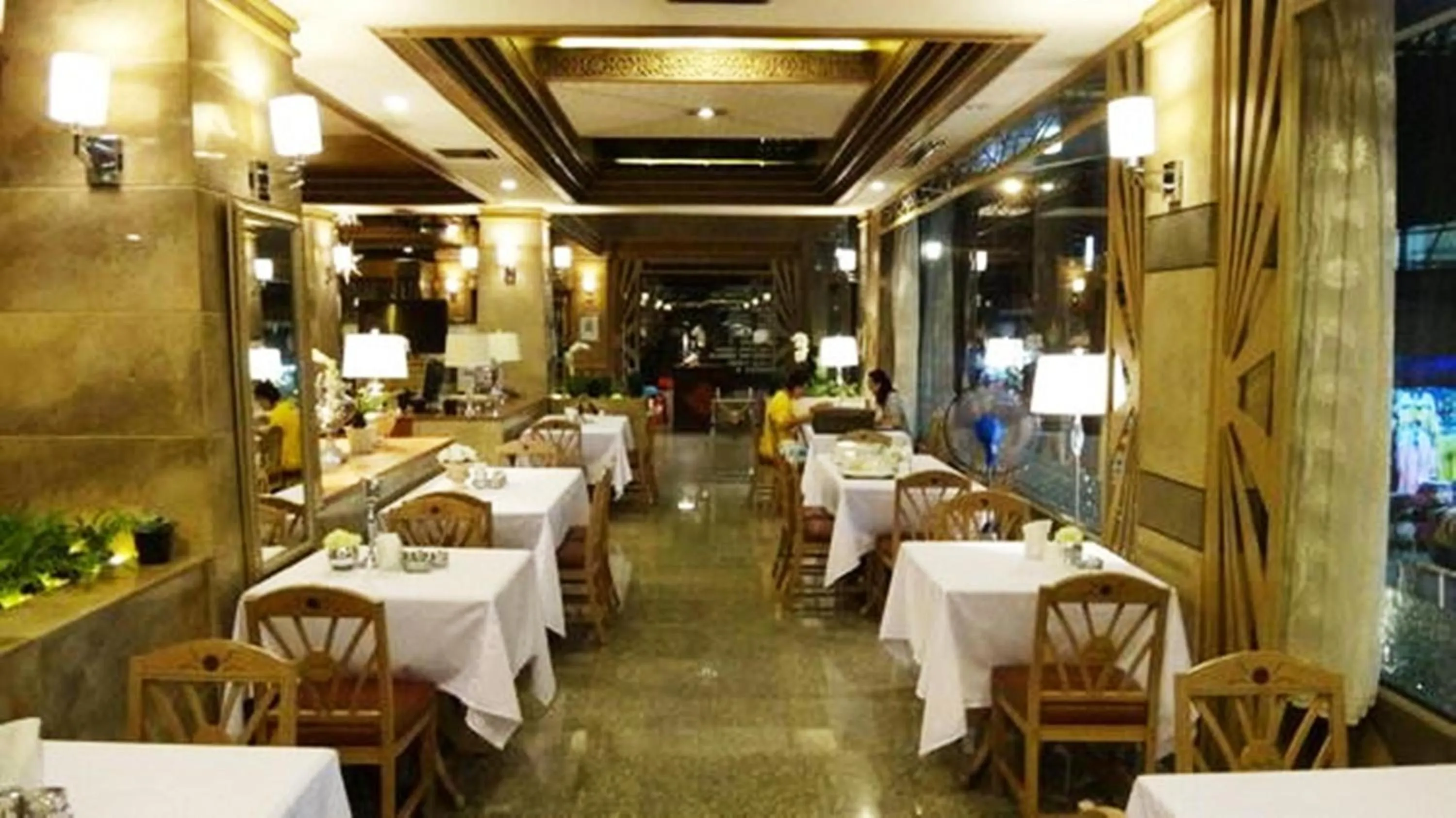 Restaurant/places to eat in AA Hotel Pattaya