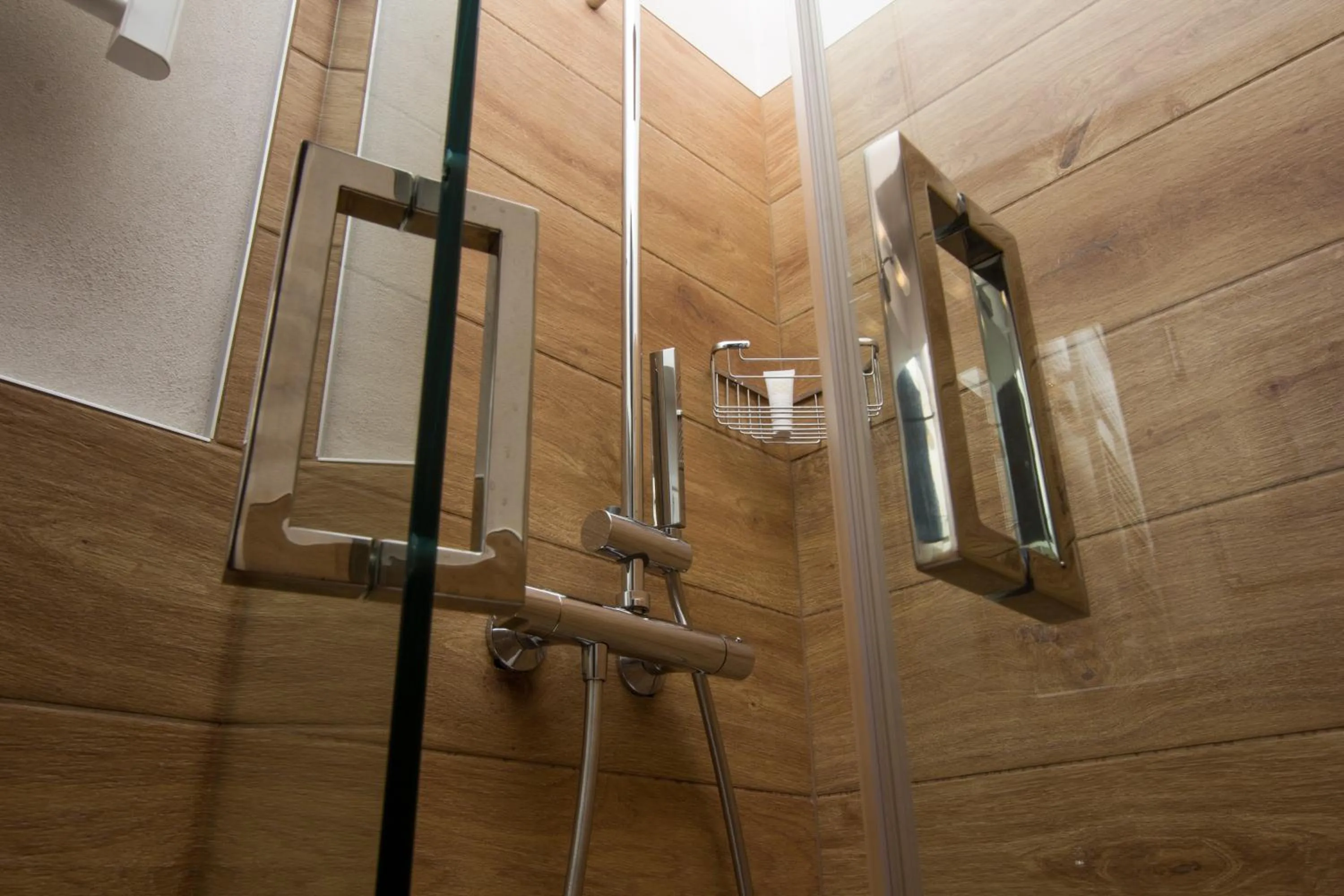 Shower in Quarto Latino B&B