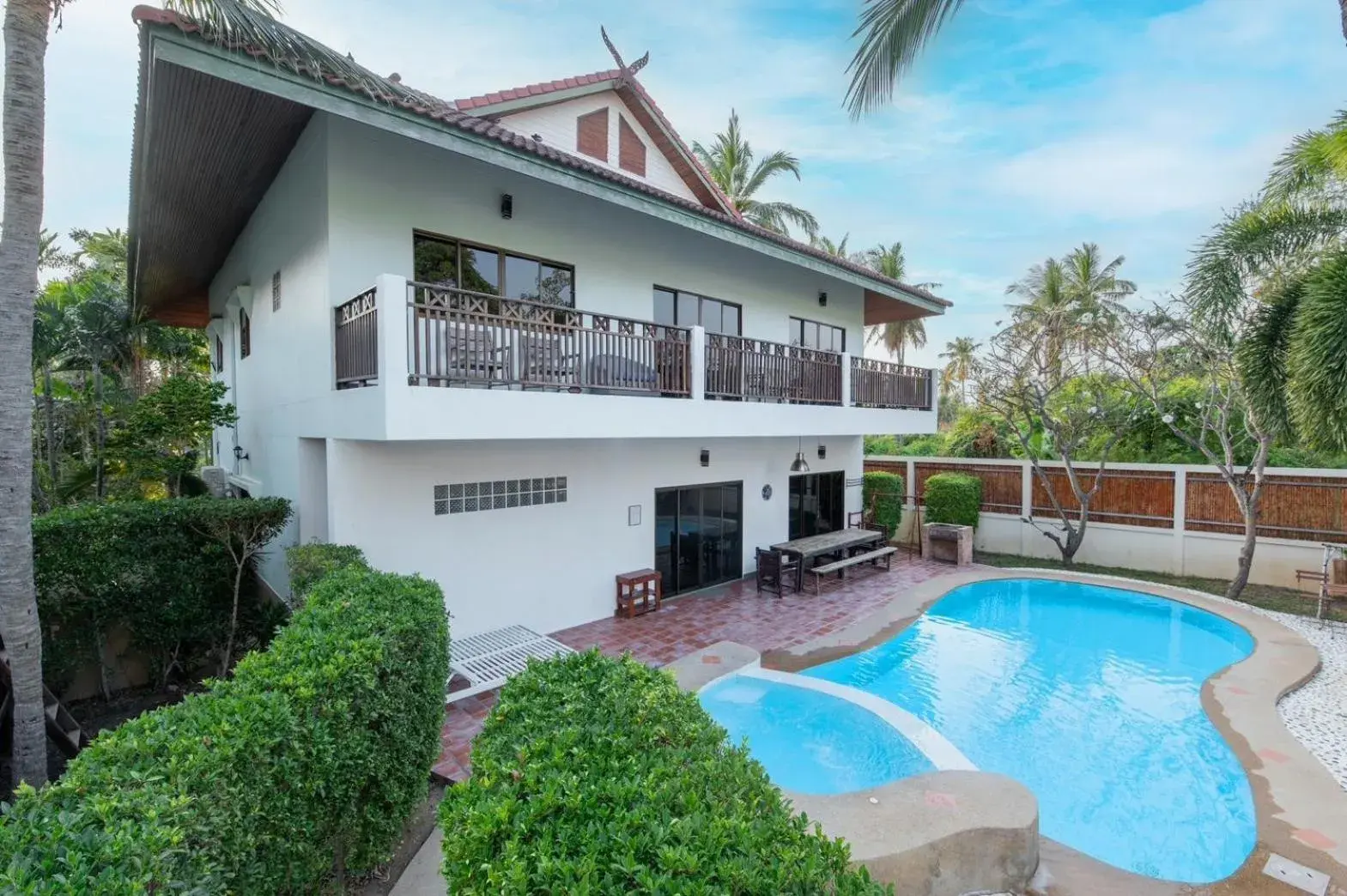 Property building in Dolphin Bay Beach Resort Property building in Dolphin Bay Beach Resort