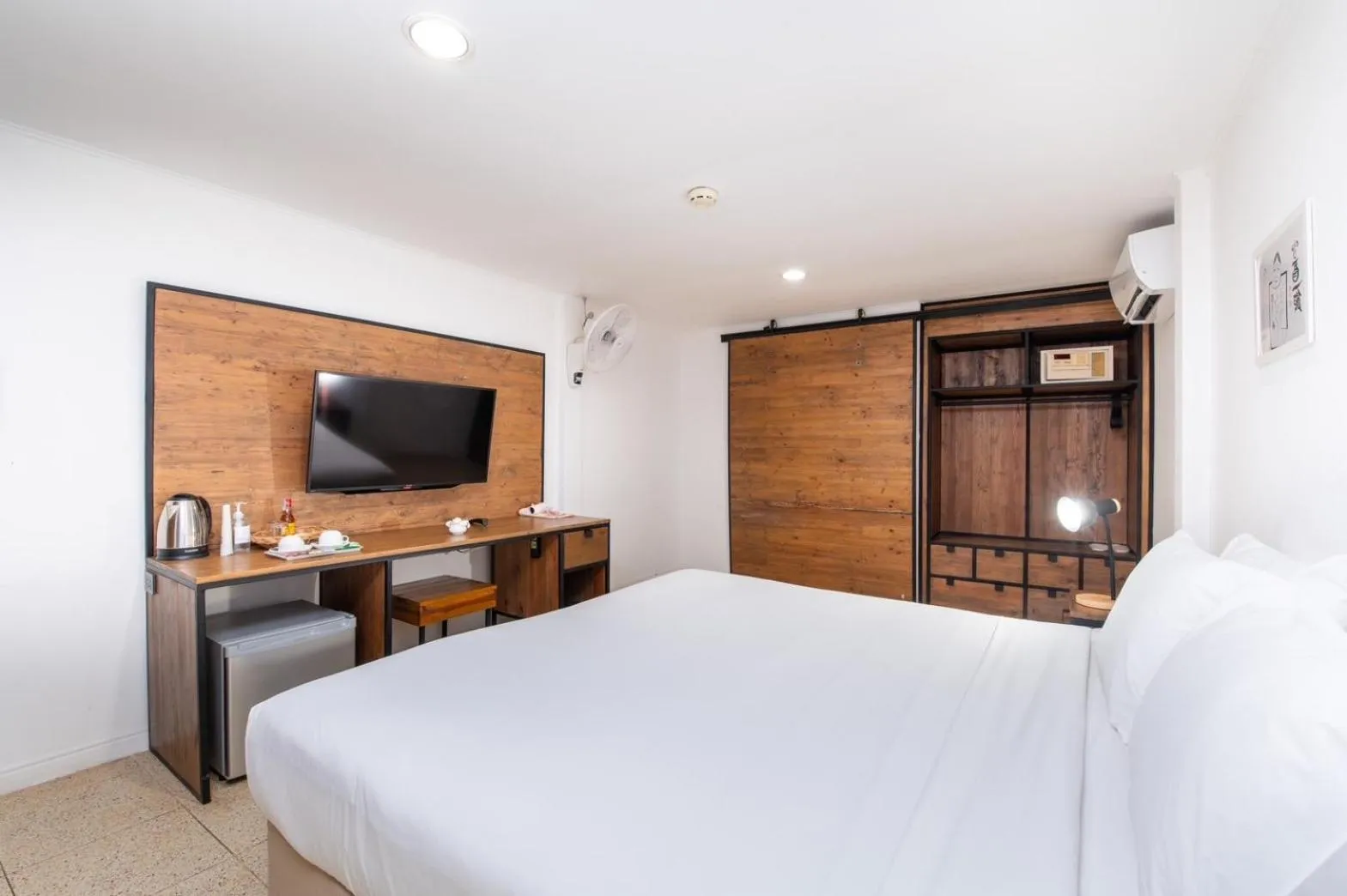 Bed in Dolphin Bay Beach Resort