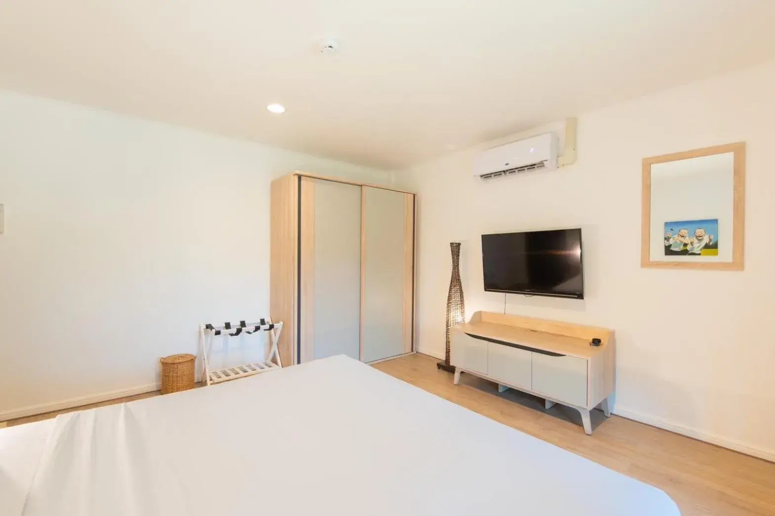 Bed in Dolphin Bay Beach Resort Bed in Dolphin Bay Beach Resort