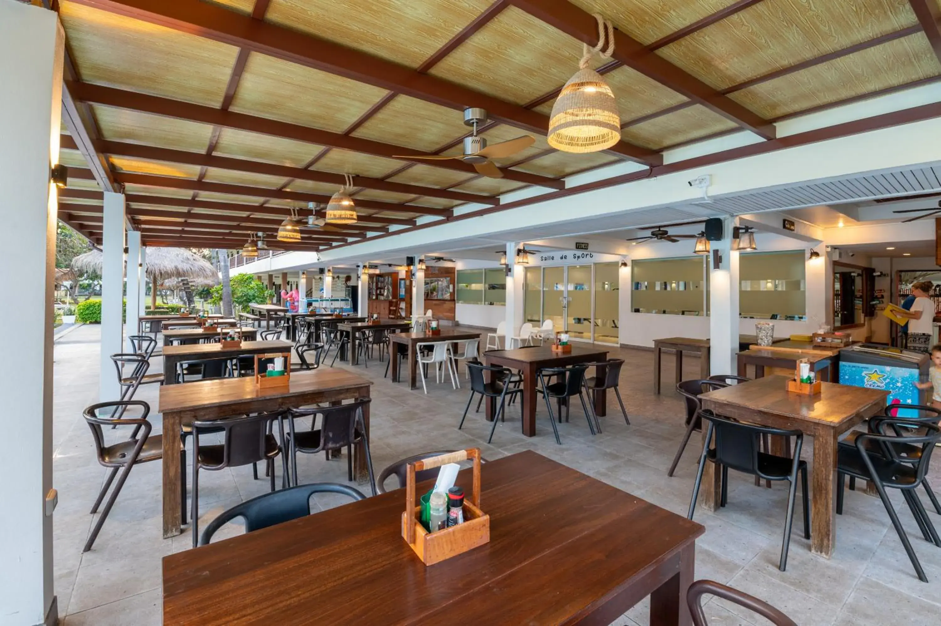 Restaurant/places to eat in Dolphin Bay Beach Resort Restaurant/places to eat in Dolphin Bay Beach Resort