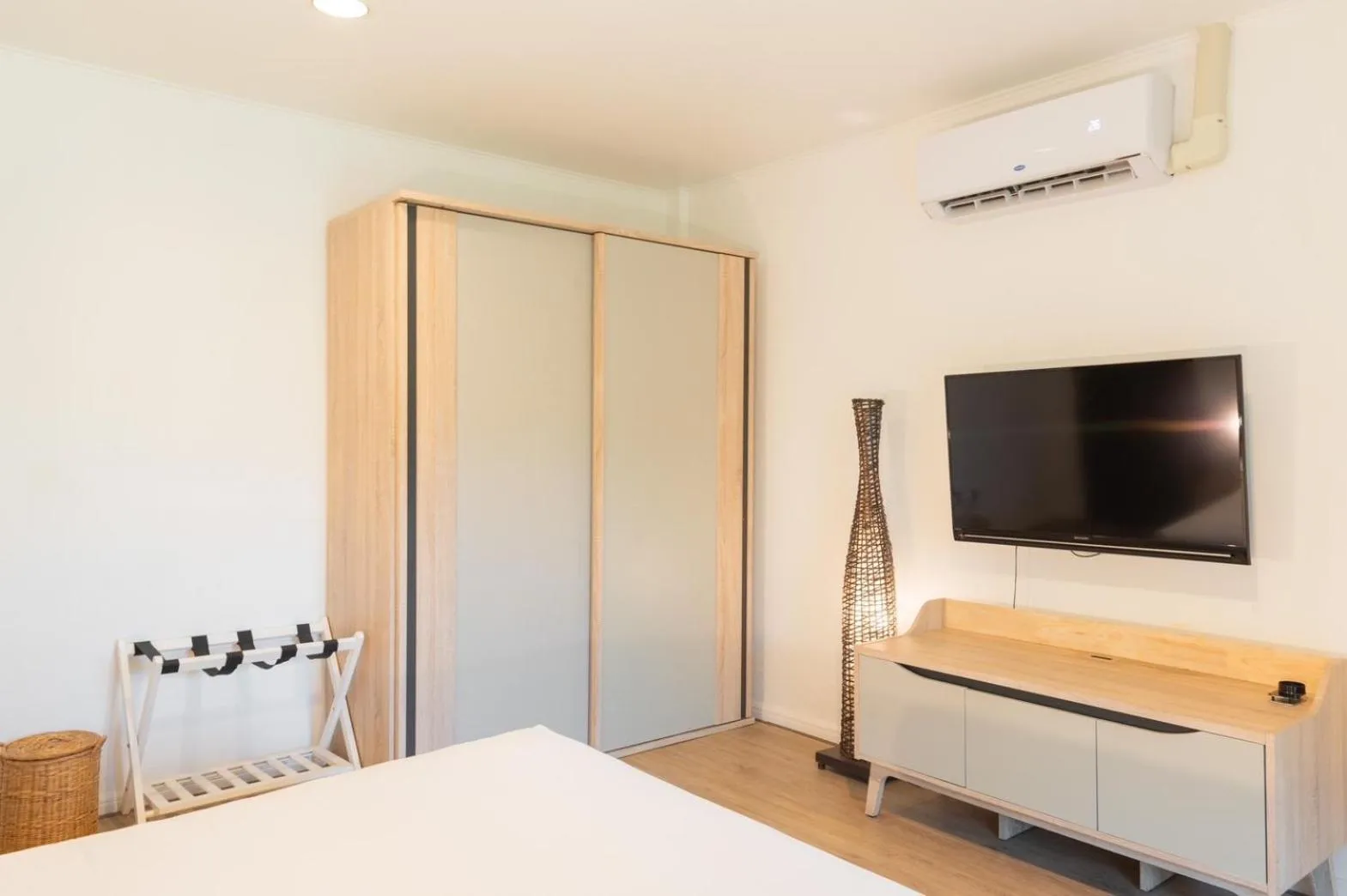 Bed in Dolphin Bay Beach Resort