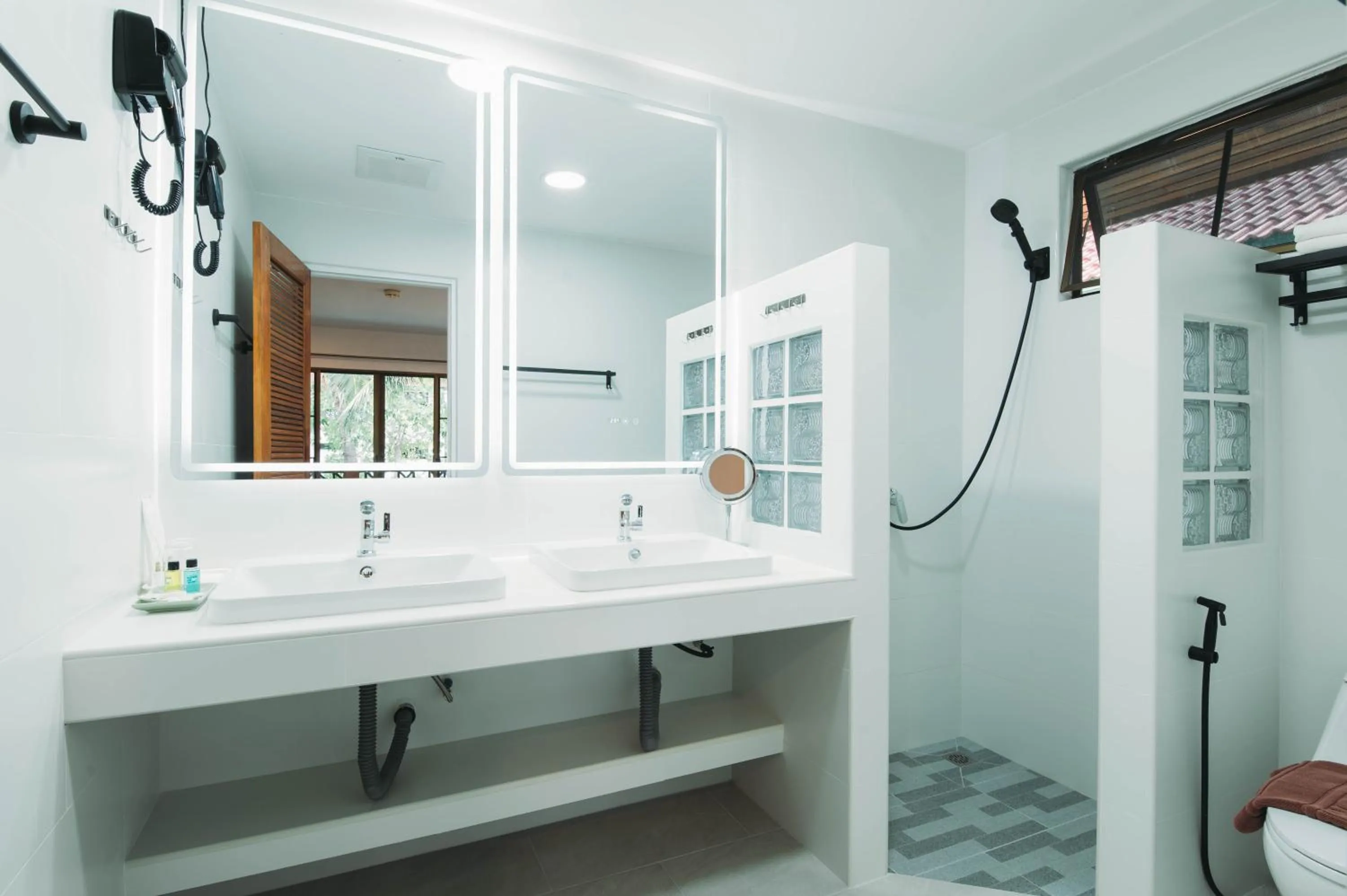 Toilet in Dolphin Bay Beach Resort