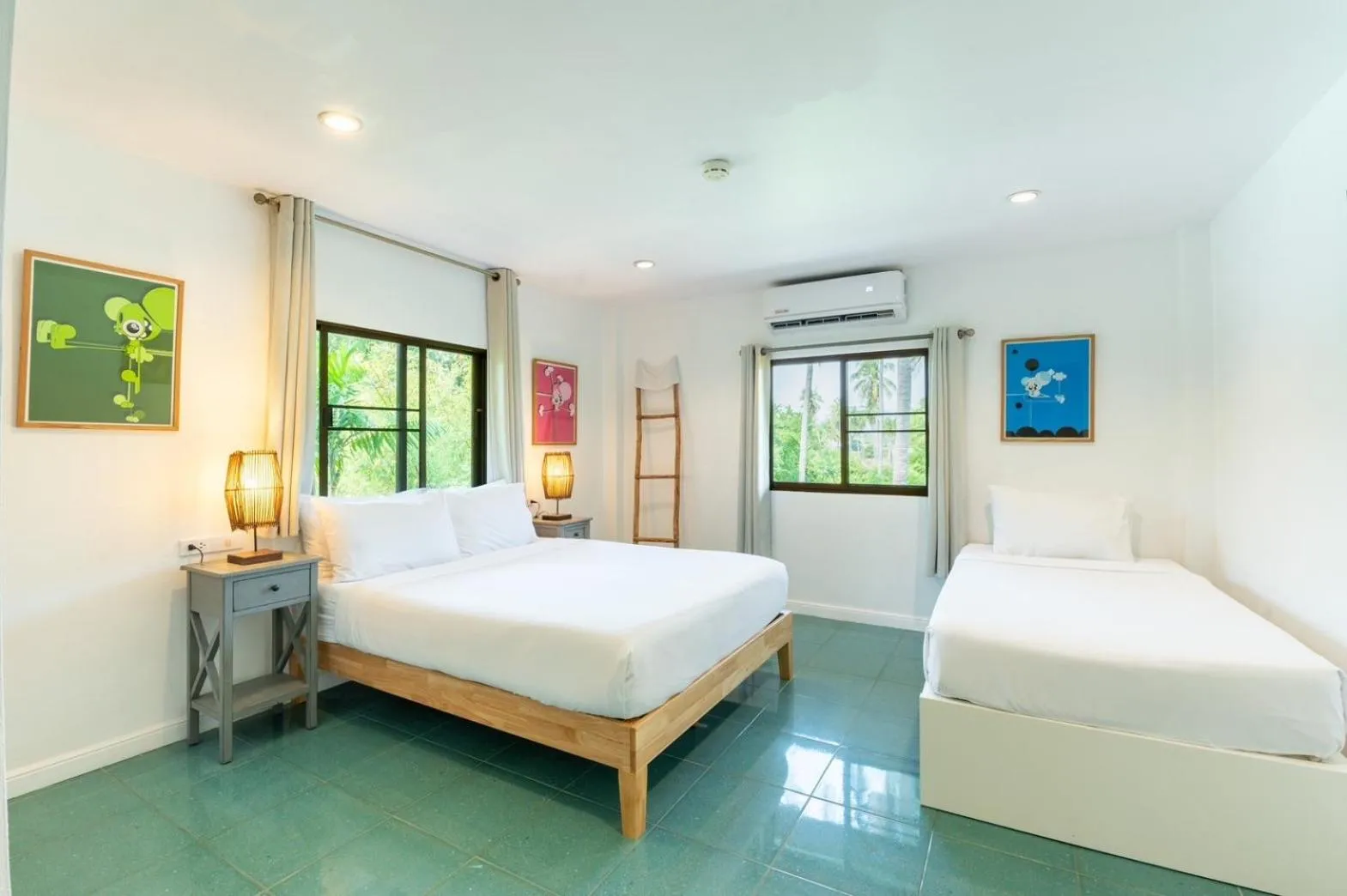 Bed in Dolphin Bay Beach Resort