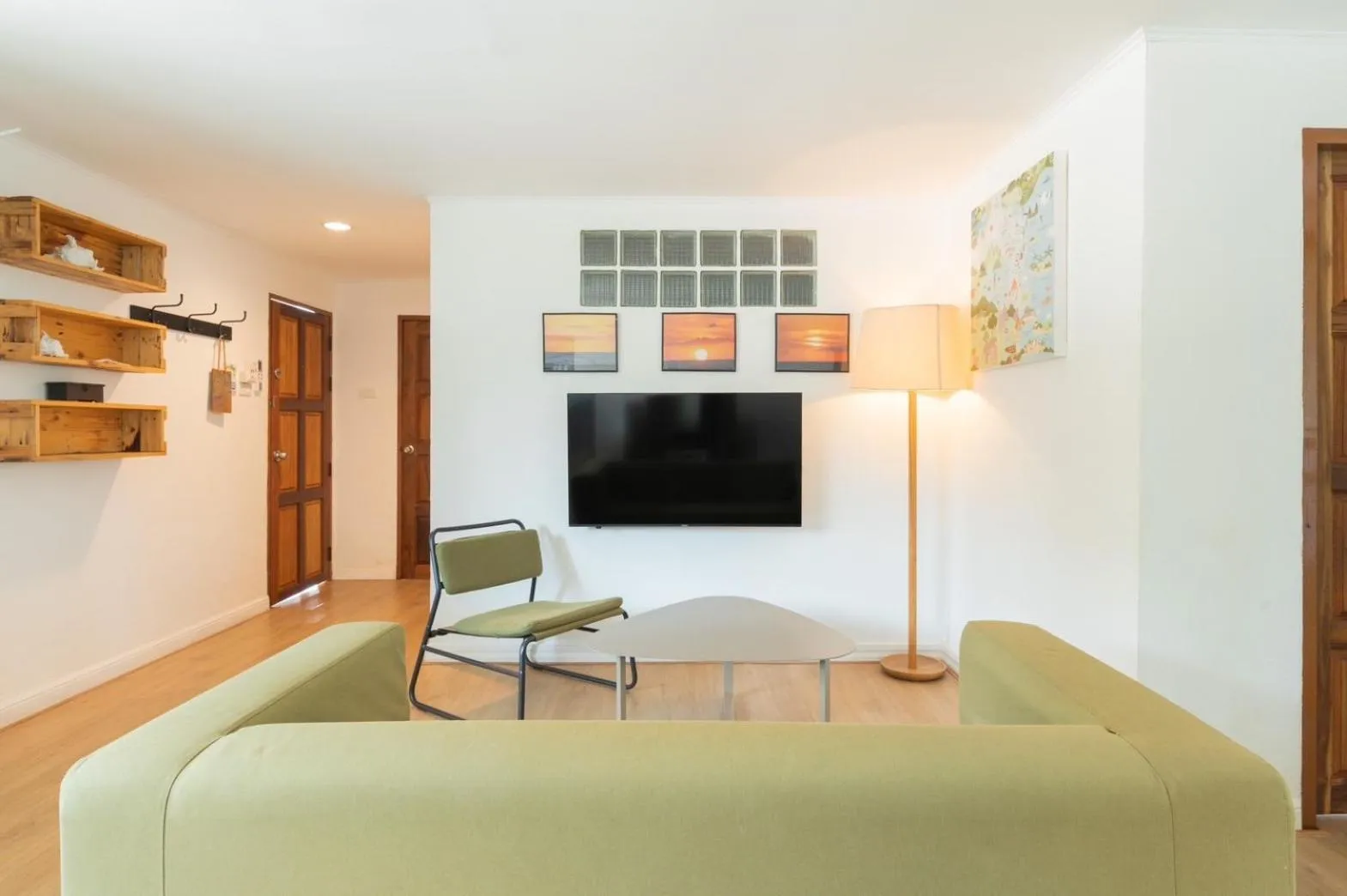 Communal lounge/ TV room in Dolphin Bay Beach Resort