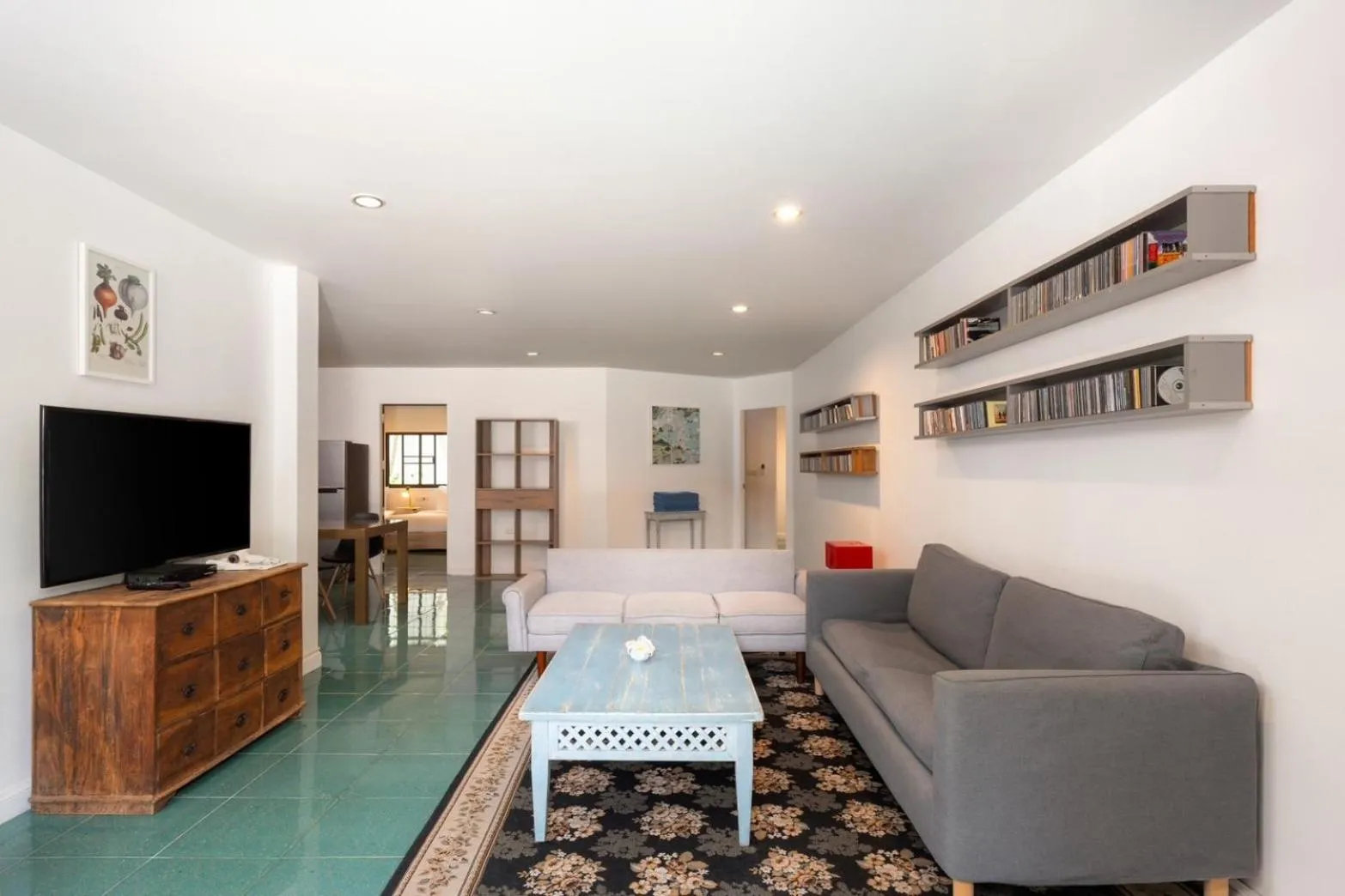 TV and multimedia in Dolphin Bay Beach Resort