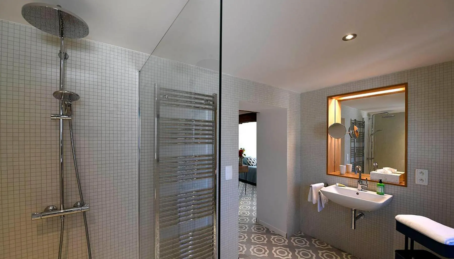 Shower in Mas des Olives