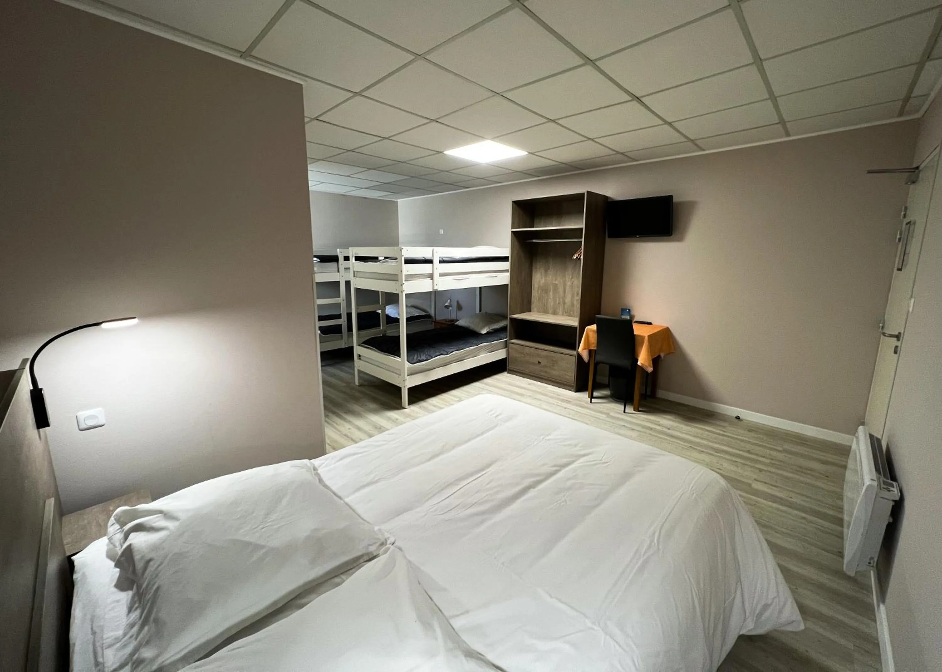 Bedroom, Bed in Le Petit Logis