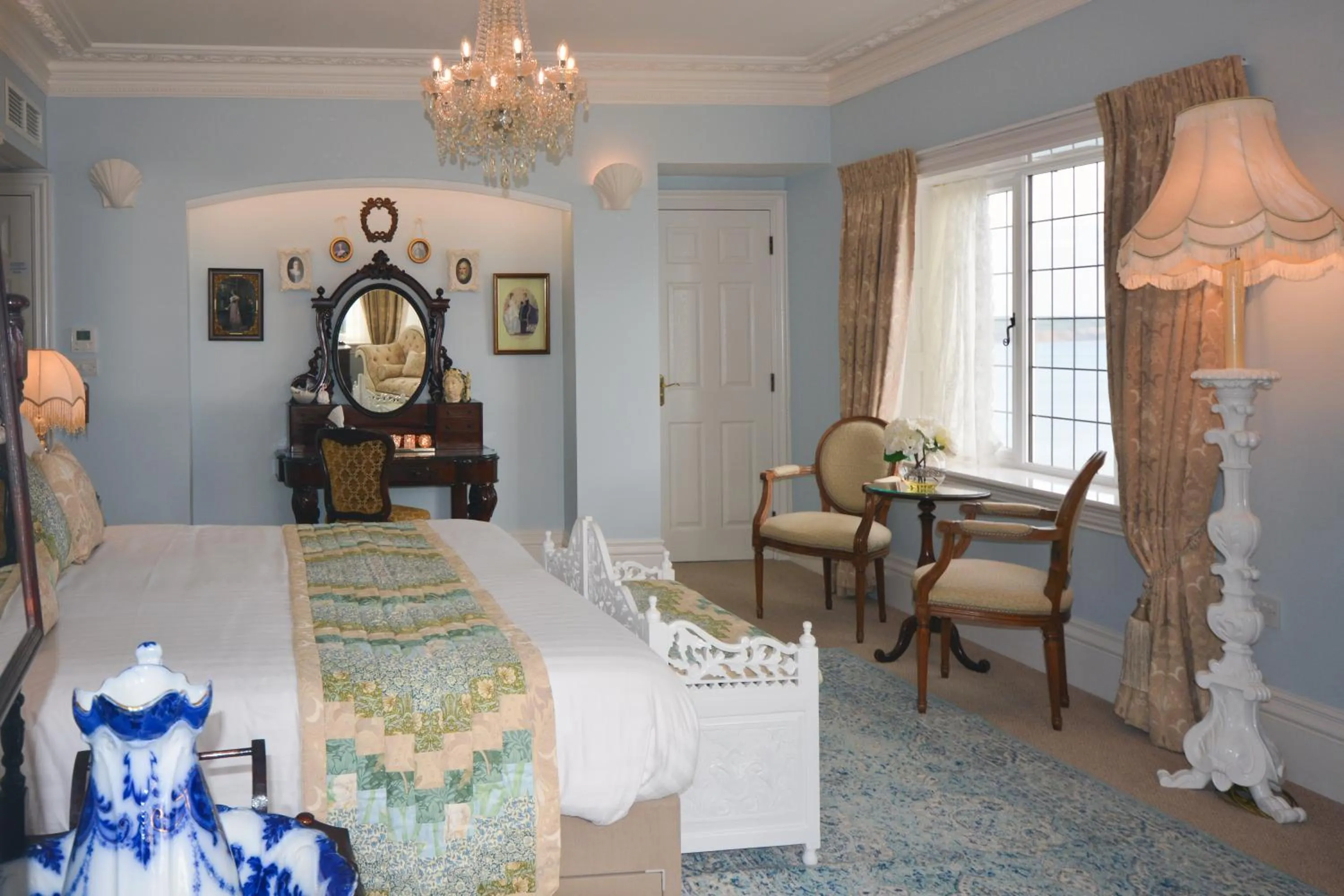 Bedroom, Bed in Haven Hall Hotel