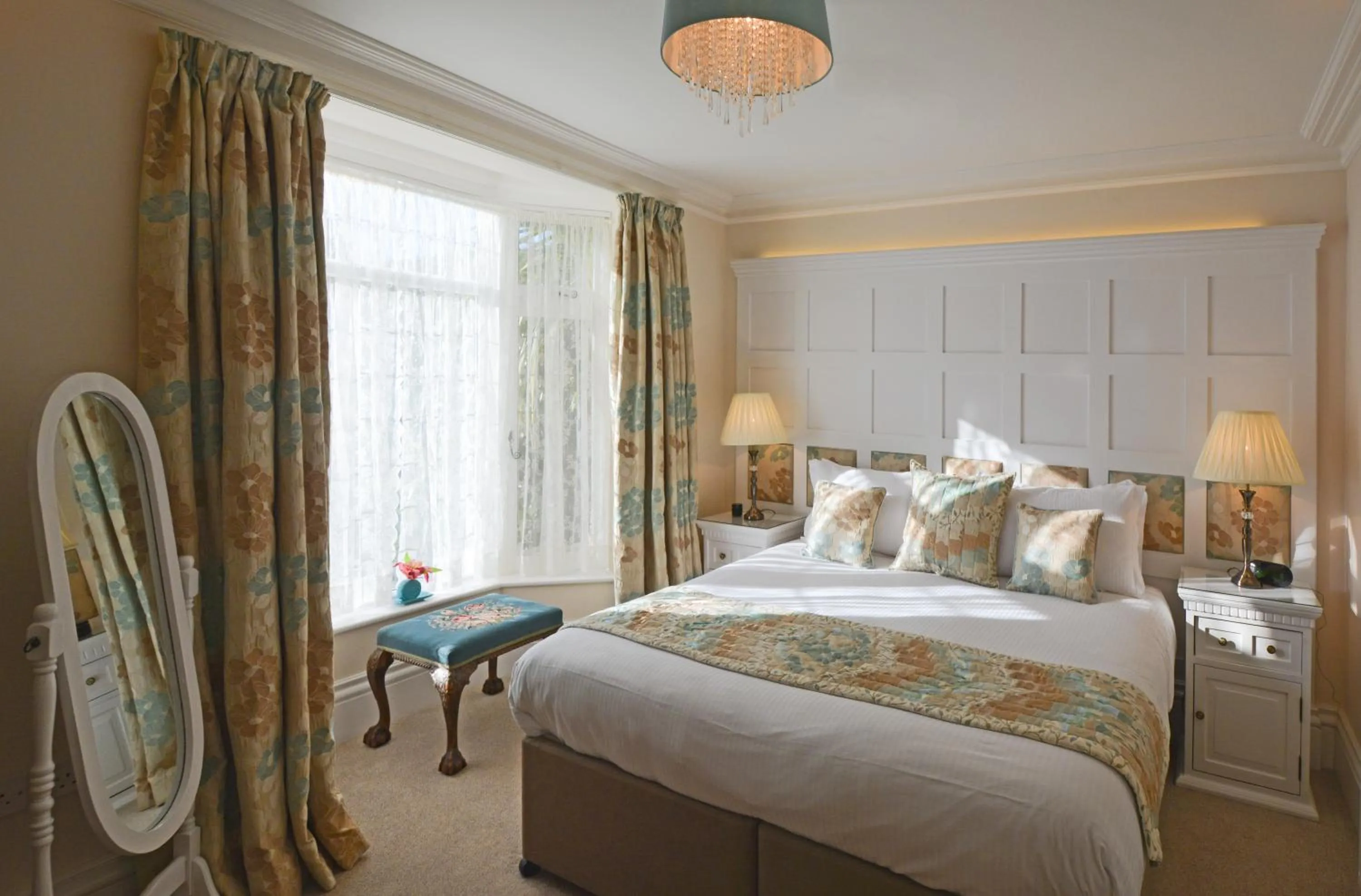 Bedroom, Bed in Haven Hall Hotel