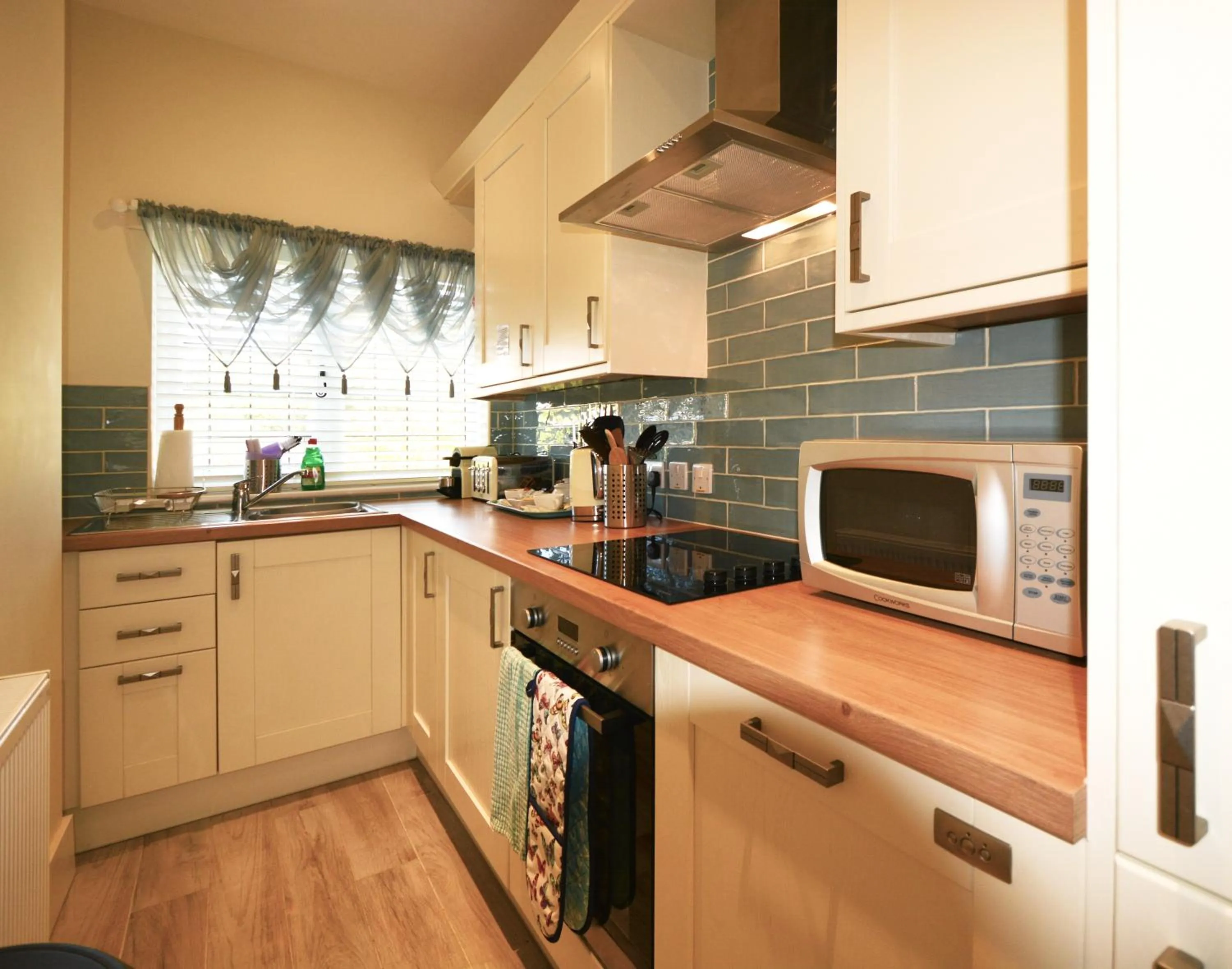 Kitchen or kitchenette in Haven Hall Hotel