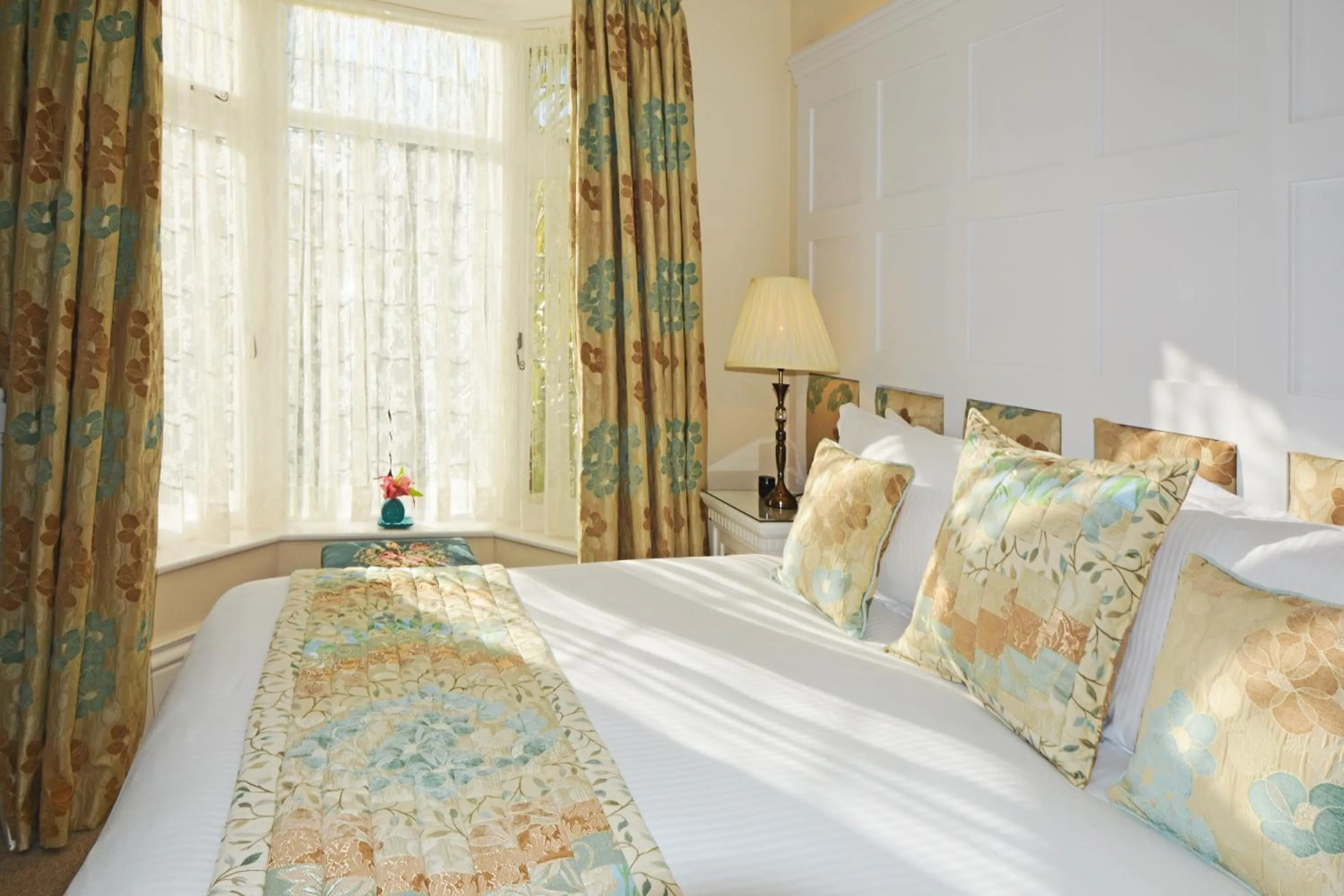 Bedroom, Bed in Haven Hall Hotel