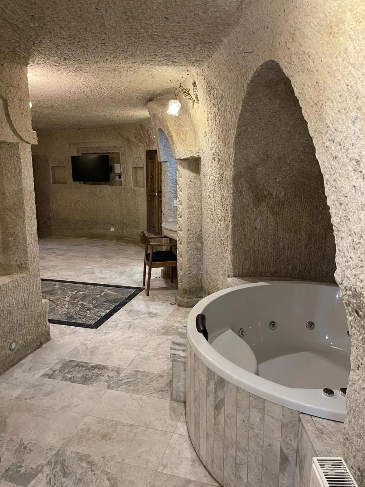 Hot Tub in Cappadocia Empire Cave Hotel