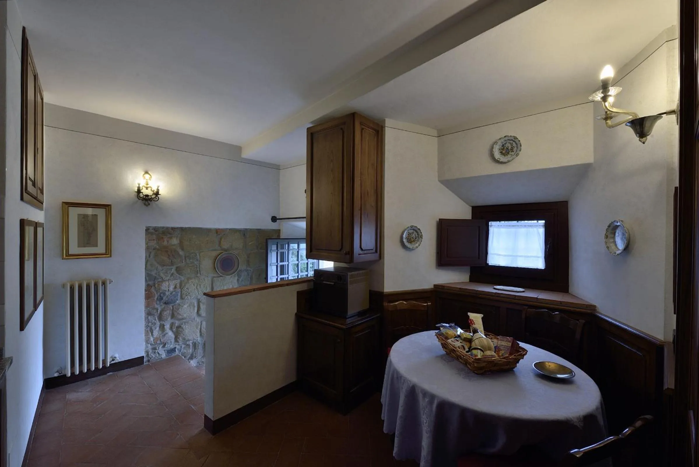 Dining area in Castelletto di Montebenichi