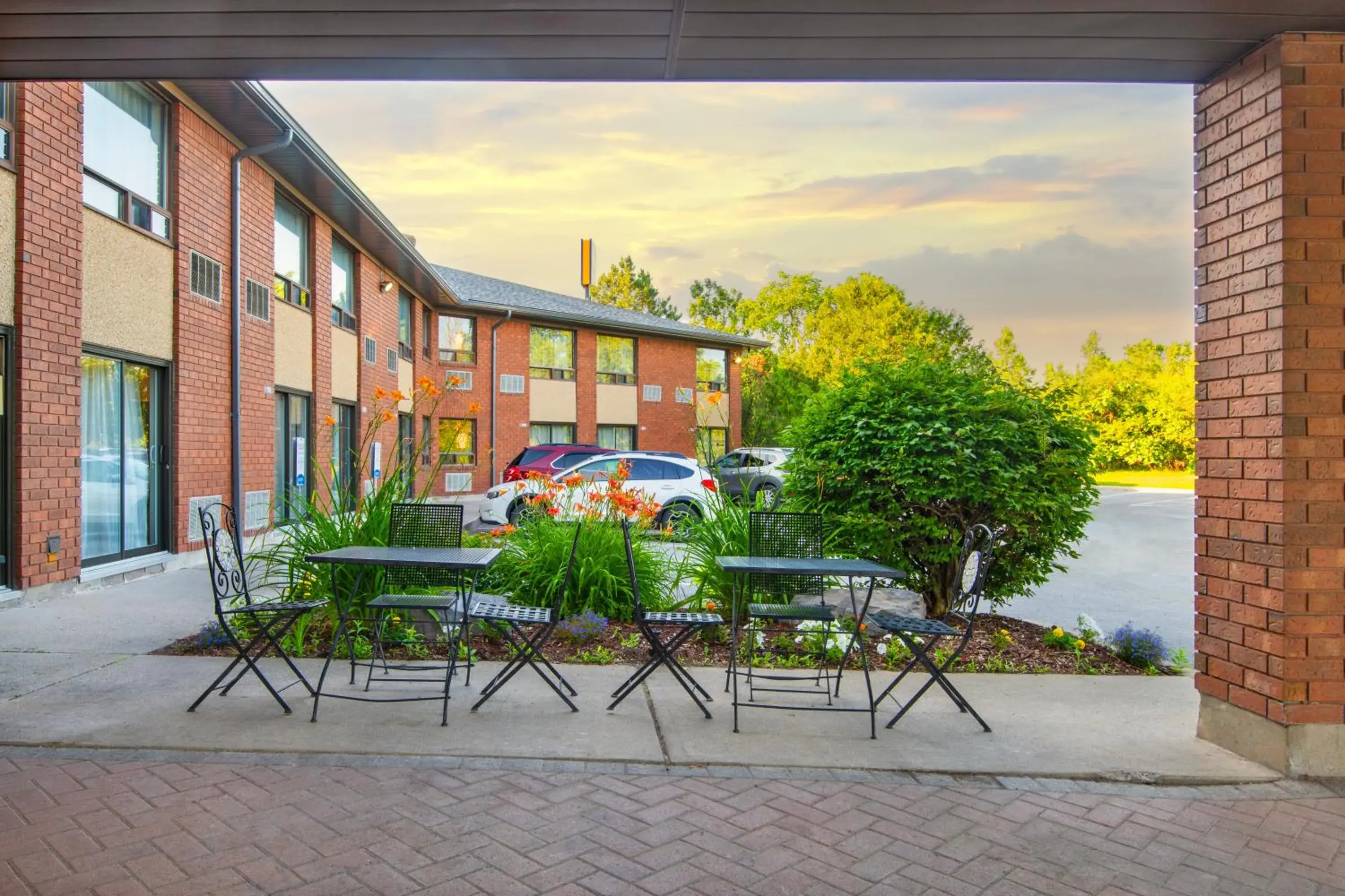 Property building in Comfort Inn Hwy 401 Property building in Comfort Inn Hwy 401