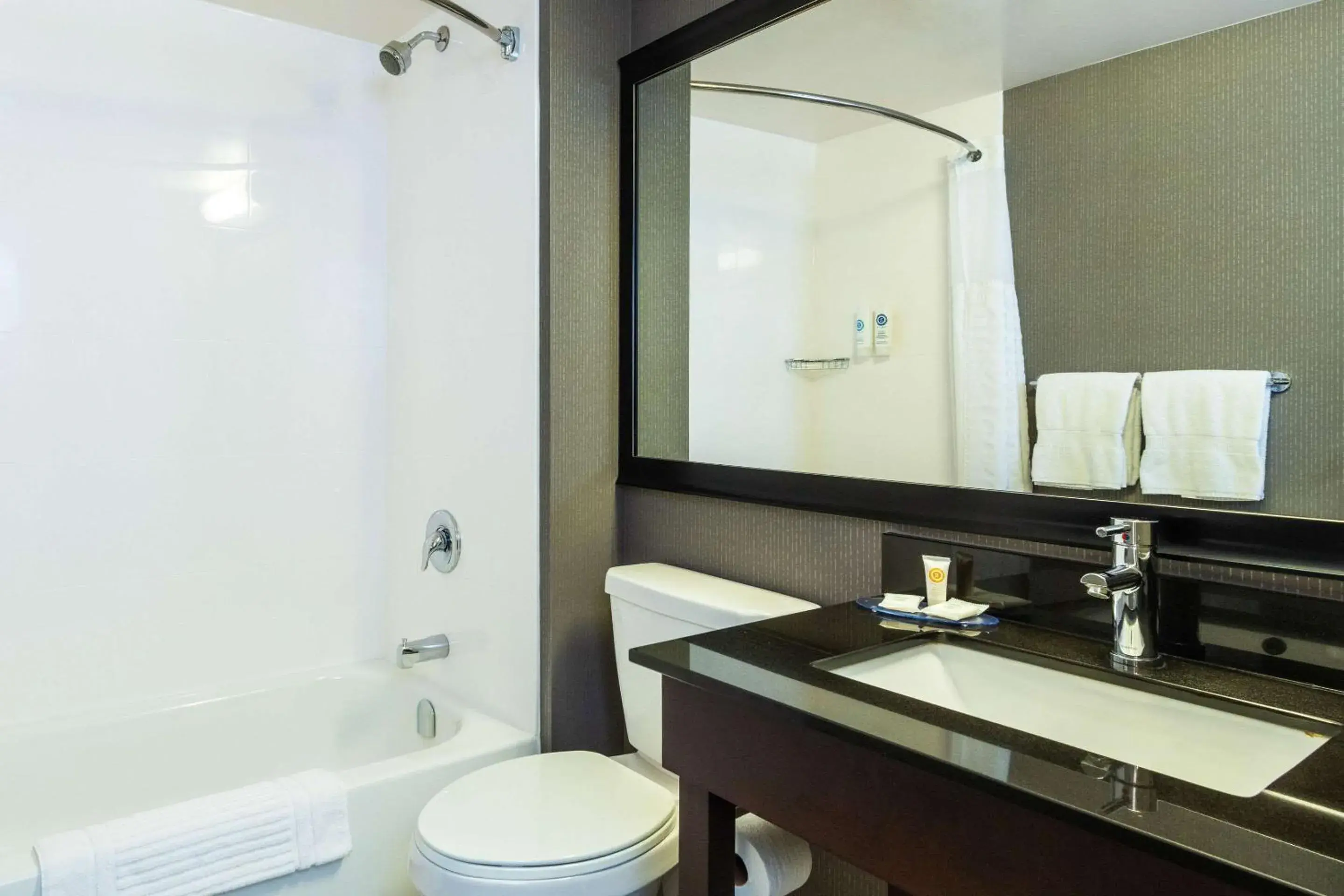 Bedroom in Comfort Inn Hwy 401 Bedroom in Comfort Inn Hwy 401