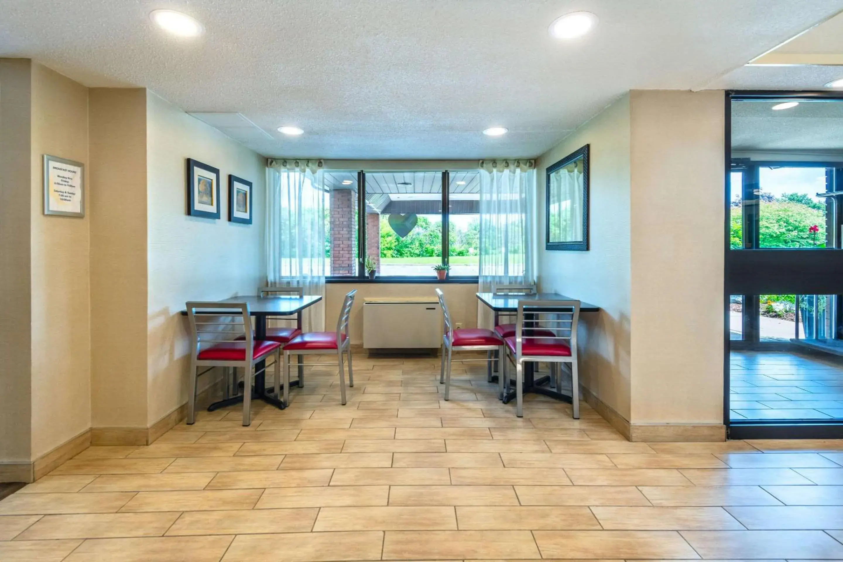 Lobby or reception in Comfort Inn Hwy 401 Lobby or reception in Comfort Inn Hwy 401