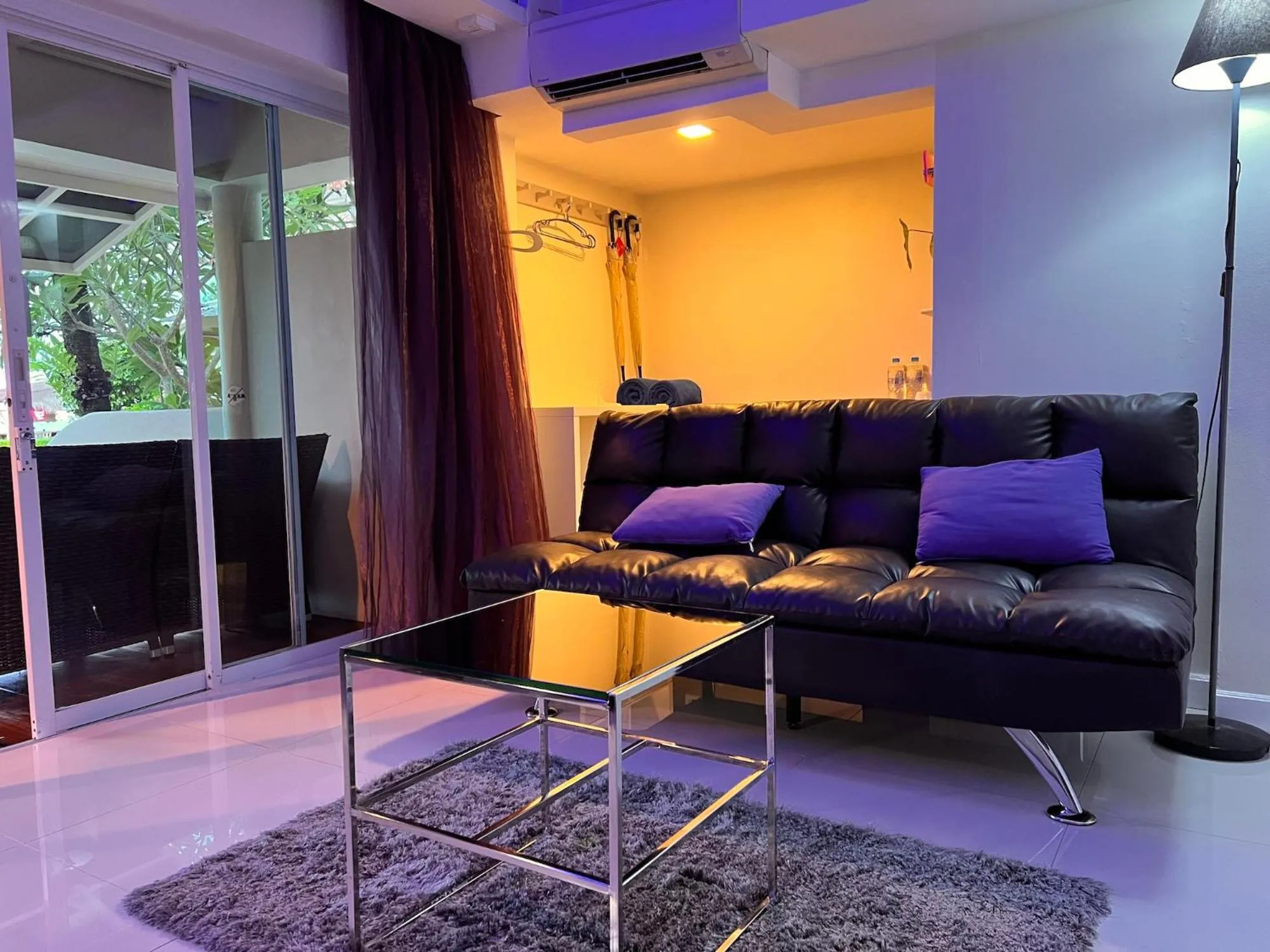 Photo of the whole room in Mama Beach Residence - Adults Only