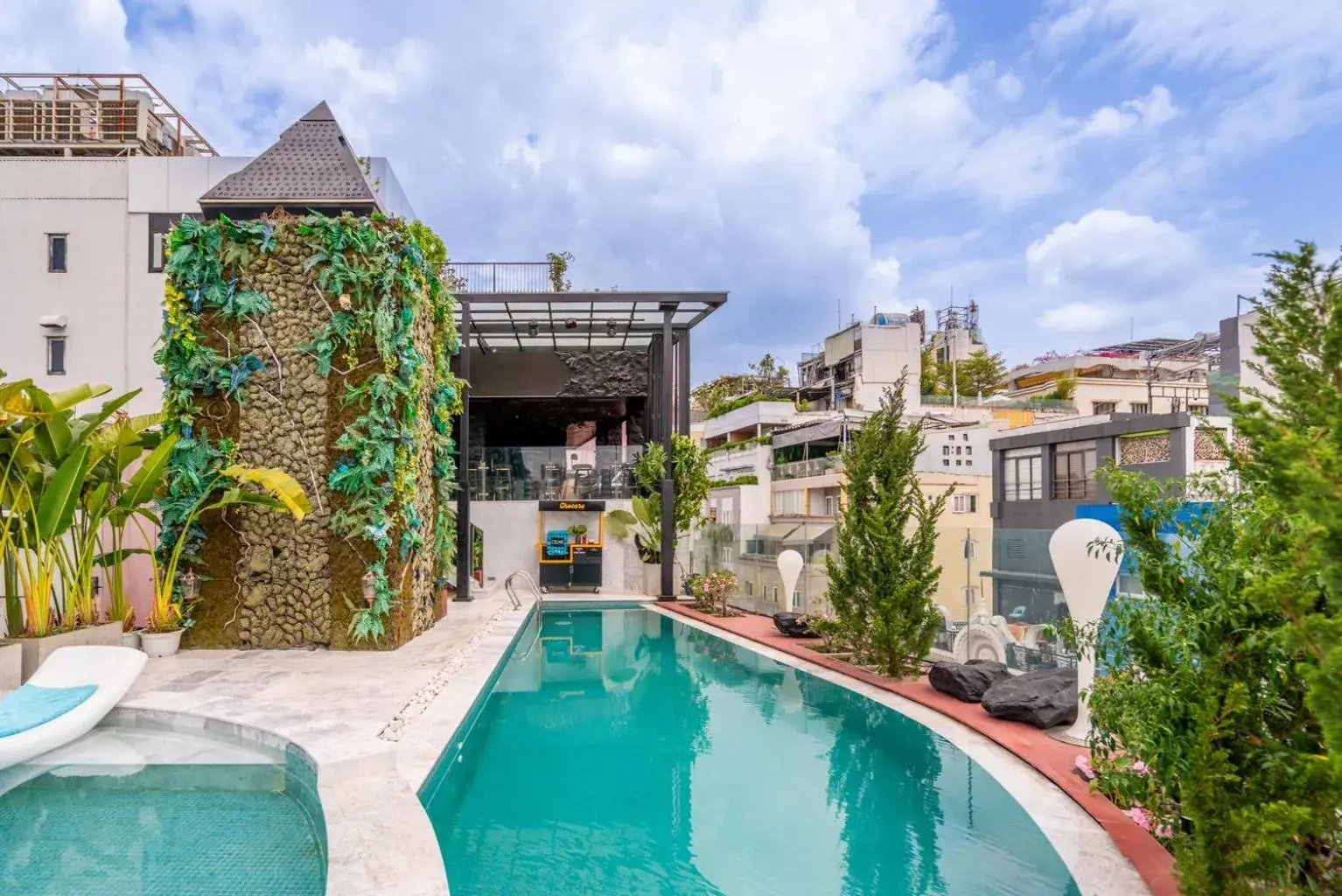 Swimming pool in A&EM Saigon Hotel Swimming pool in A&EM Saigon Hotel