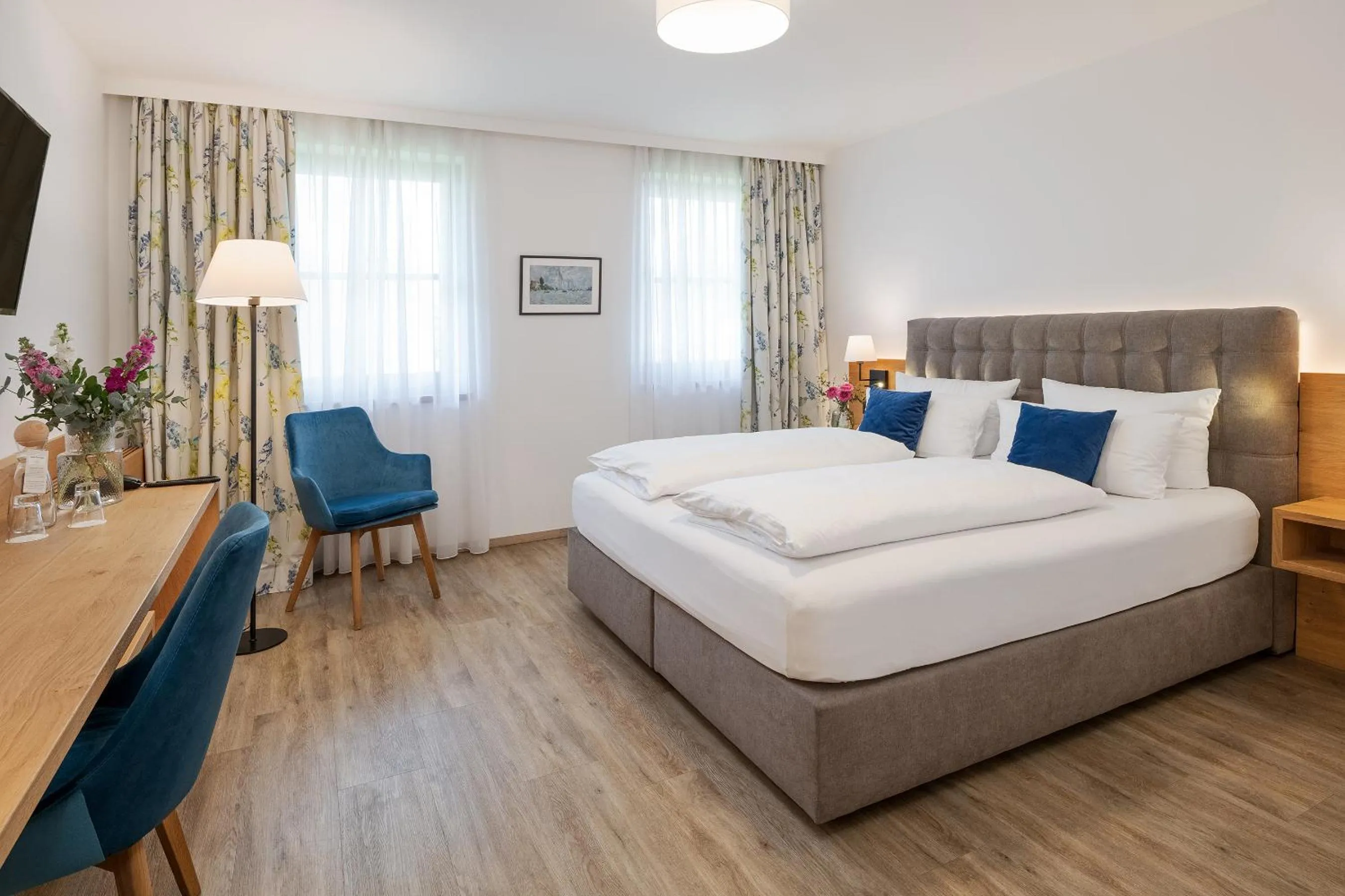 Photo of the whole room, Bed in Hotel Obermaier