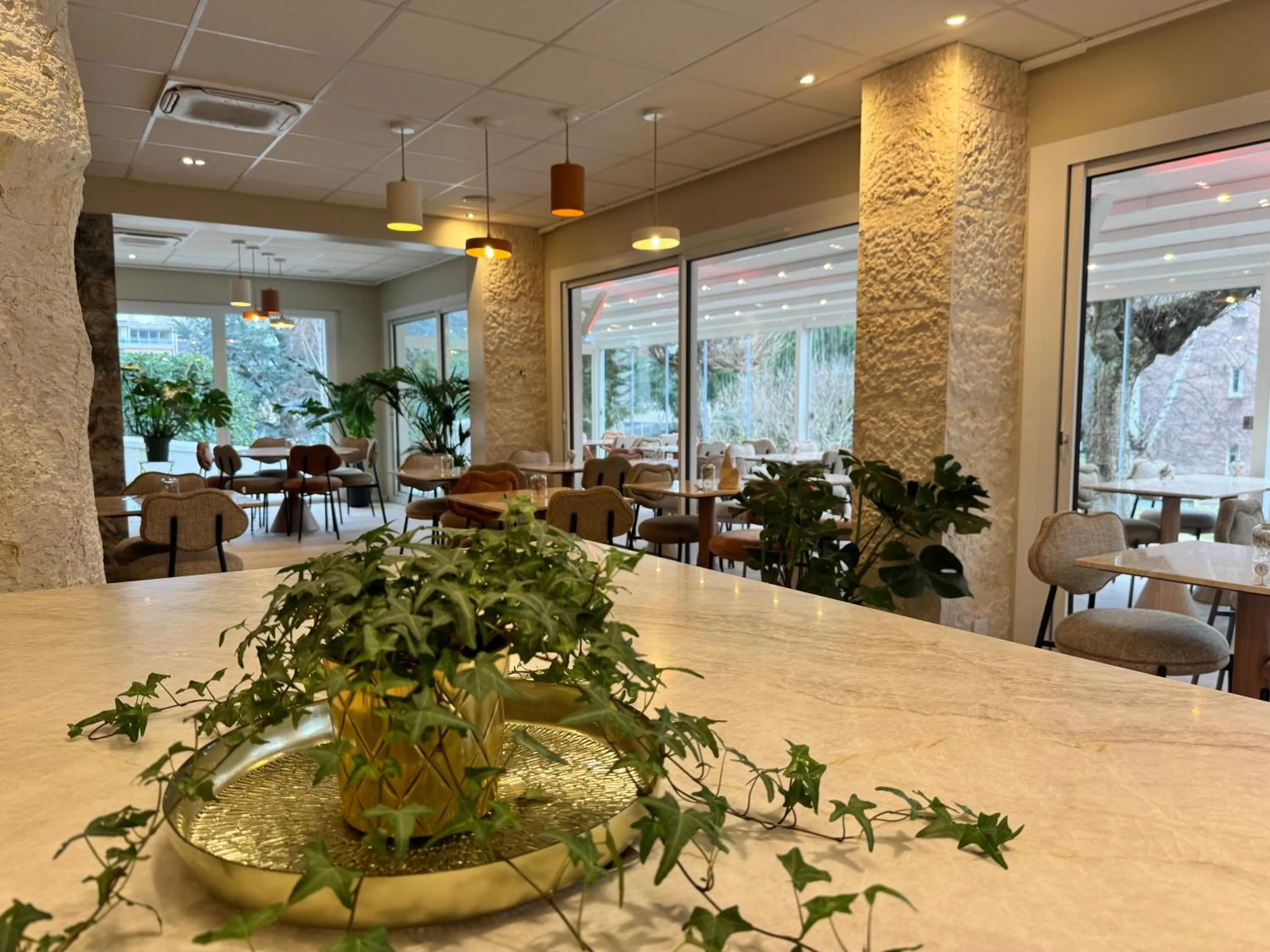 Hotel ASTORIA- Saint Etienne-Centre des Congrès-