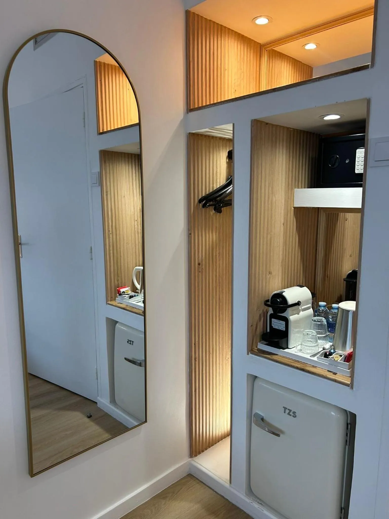 Hotel ASTORIA- Saint Etienne-Centre des Congrès-