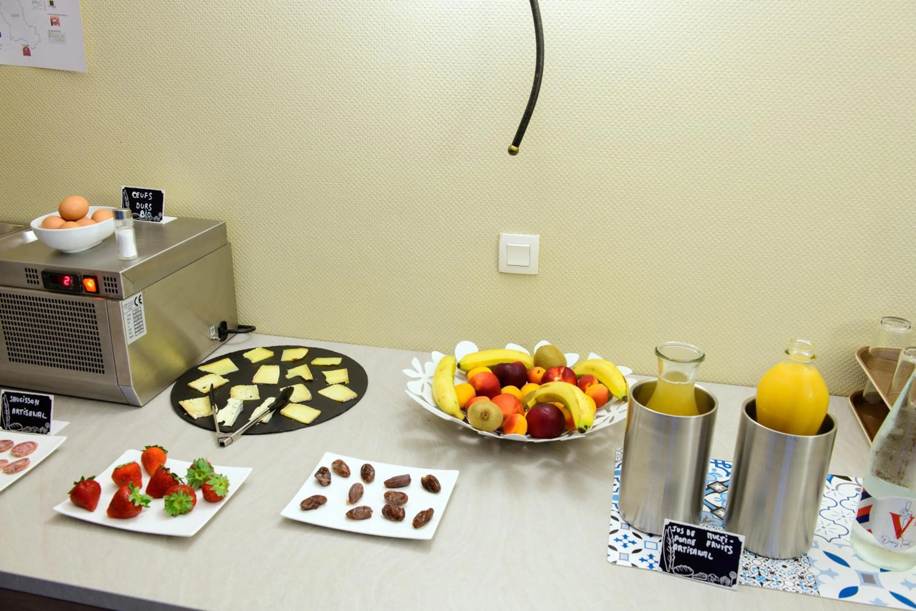 Buffet breakfast in Hotel ASTORIA- Saint Etienne-Centre des Congrès-