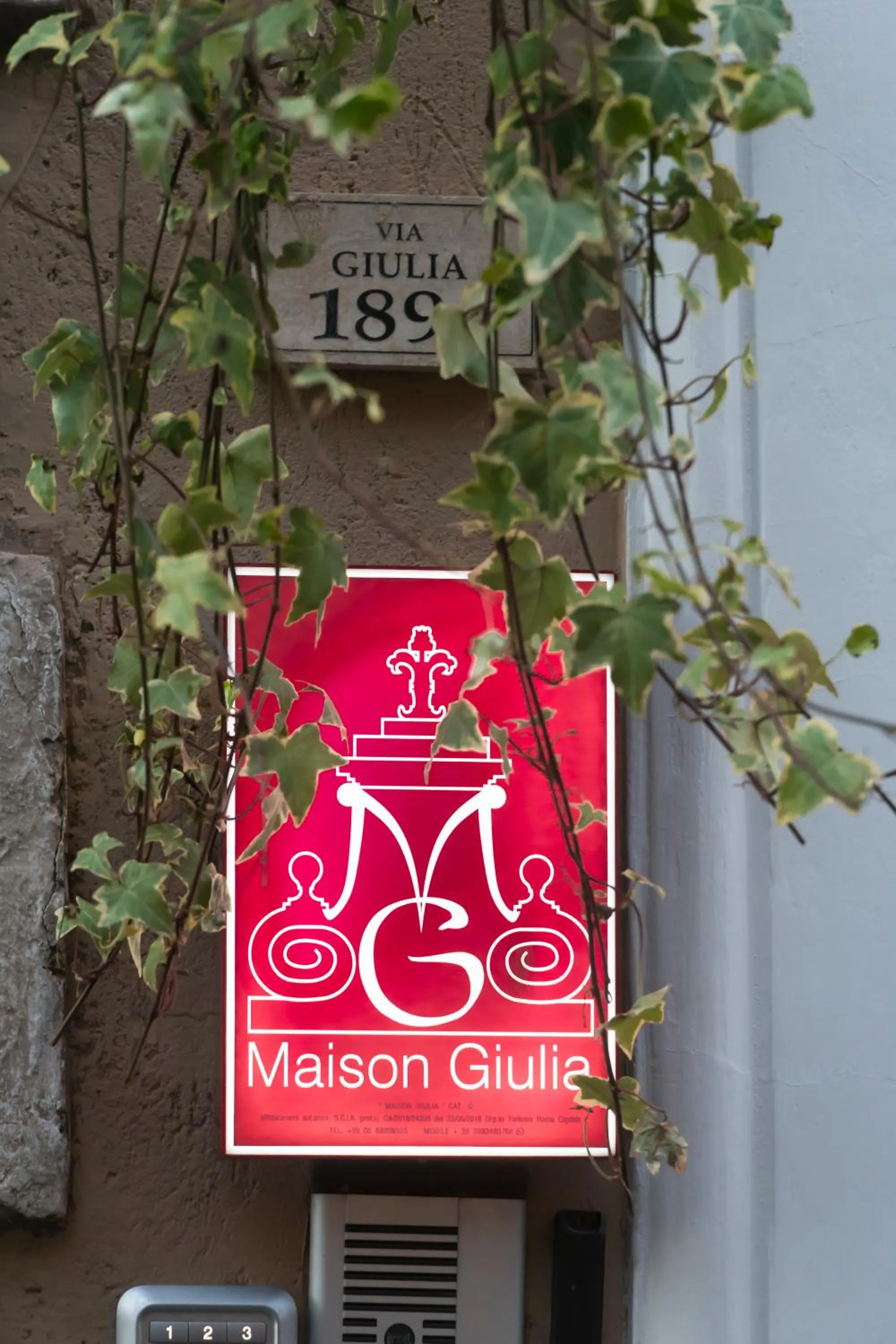 Logo/Certificate/Sign in Maison Giulia by Hili