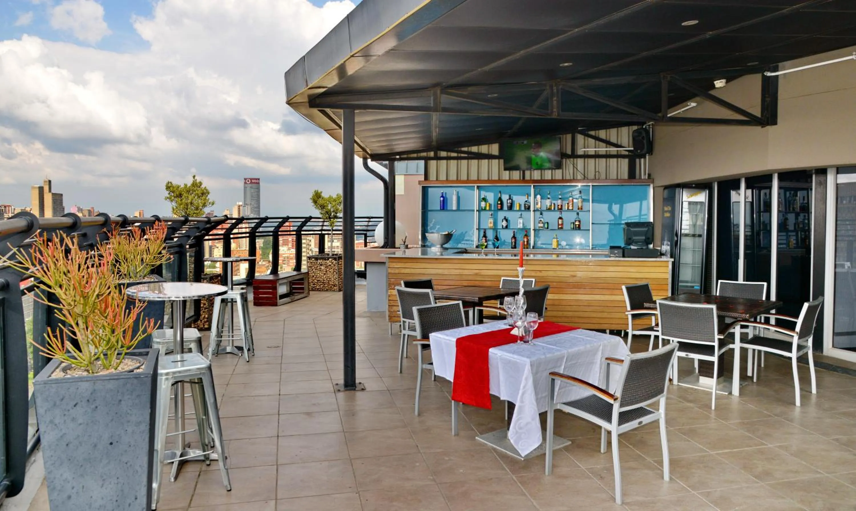 Lounge or bar in The Parktonian All Suite Hotel