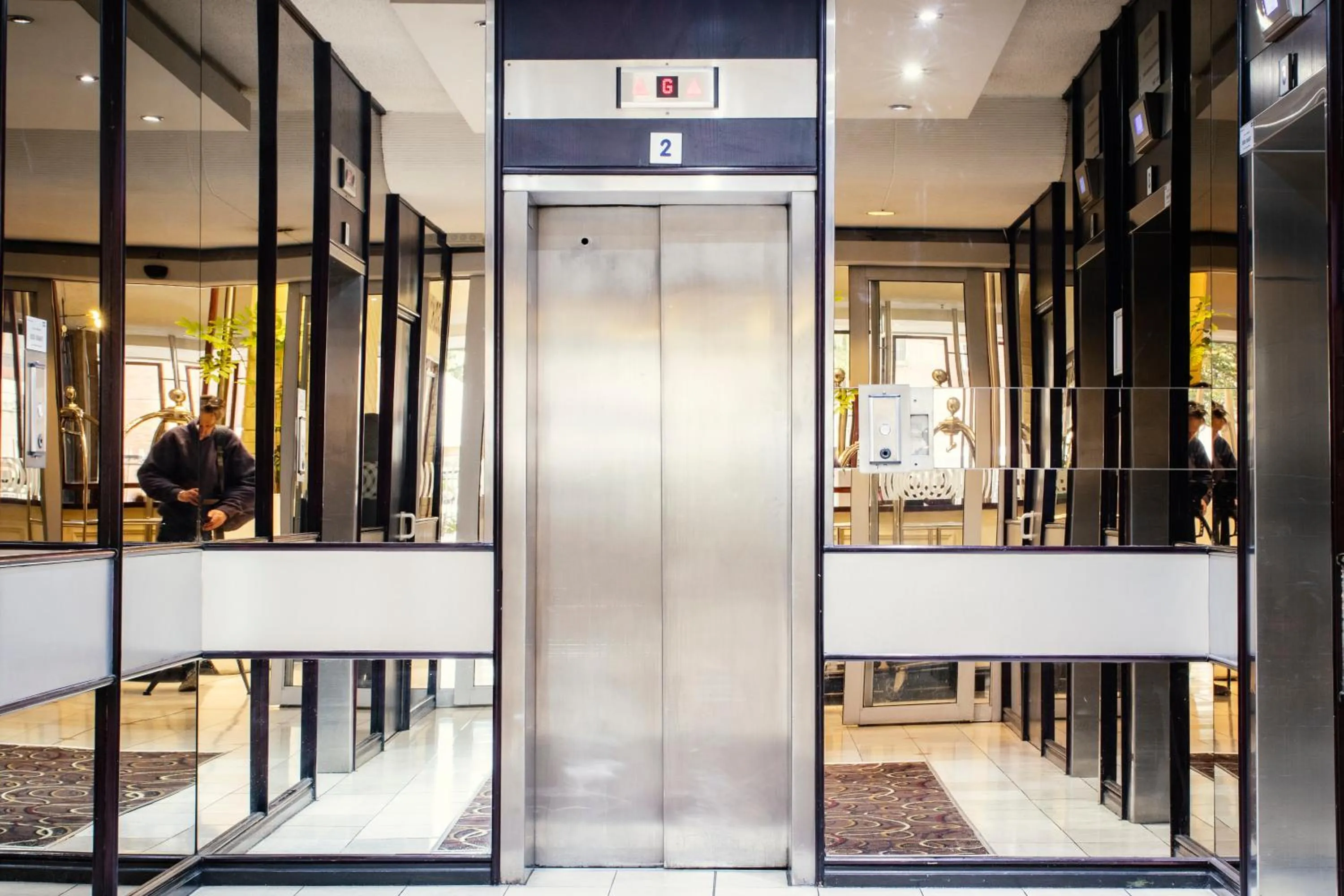 elevator in The Parktonian All Suite Hotel