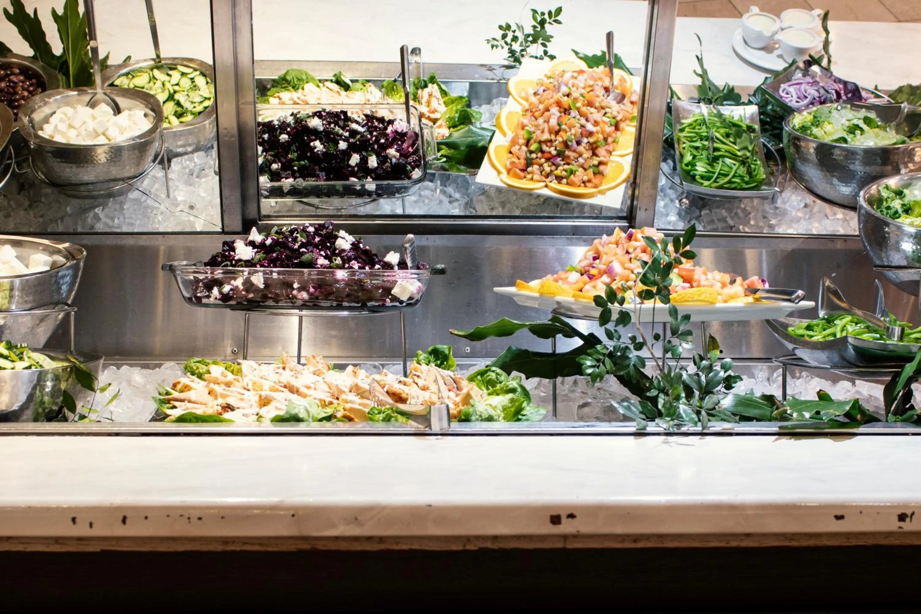 Food and drinks in The Parktonian All Suite Hotel