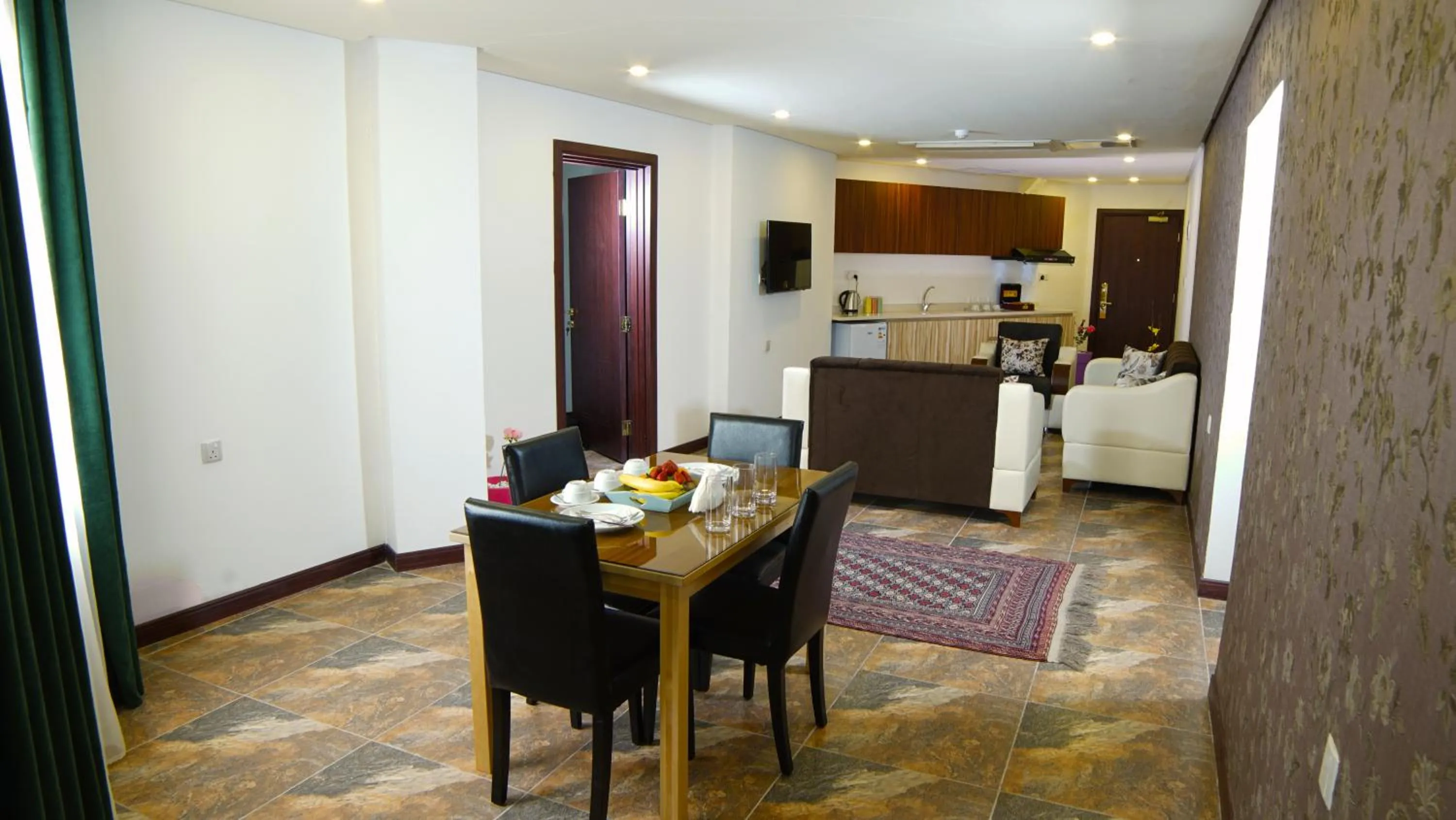 TV and multimedia in Khan Saray