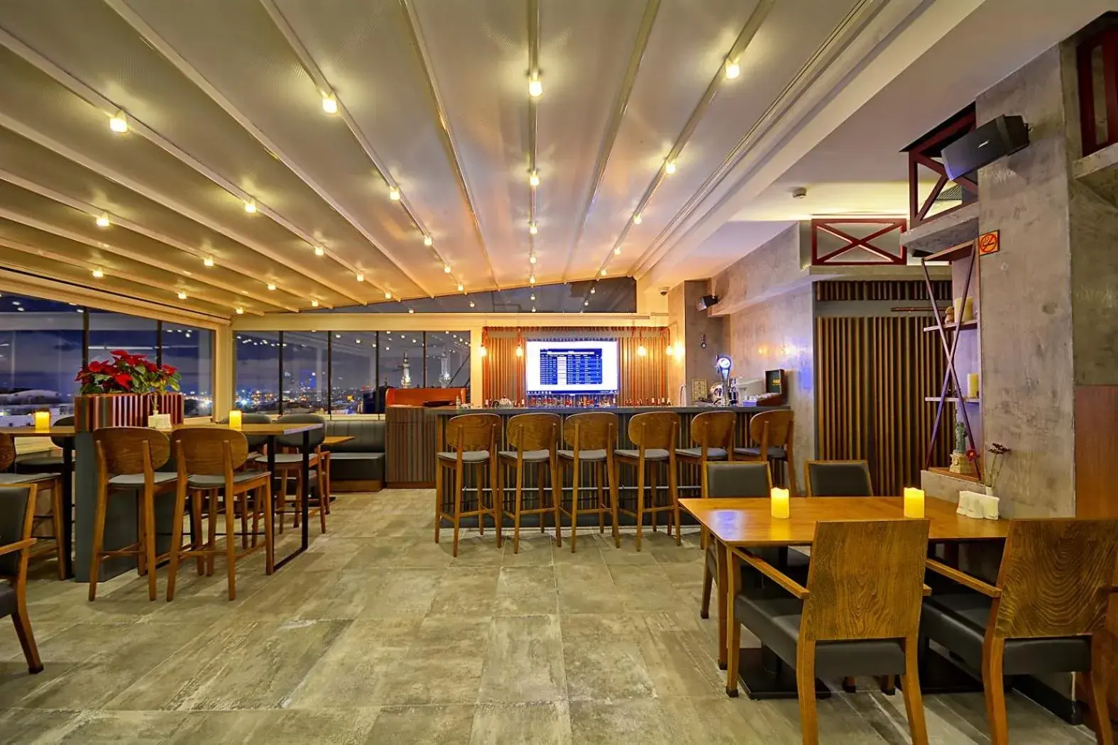 Restaurant/places to eat in Samir Deluxe Hotel Restaurant/places to eat in Samir Deluxe Hotel